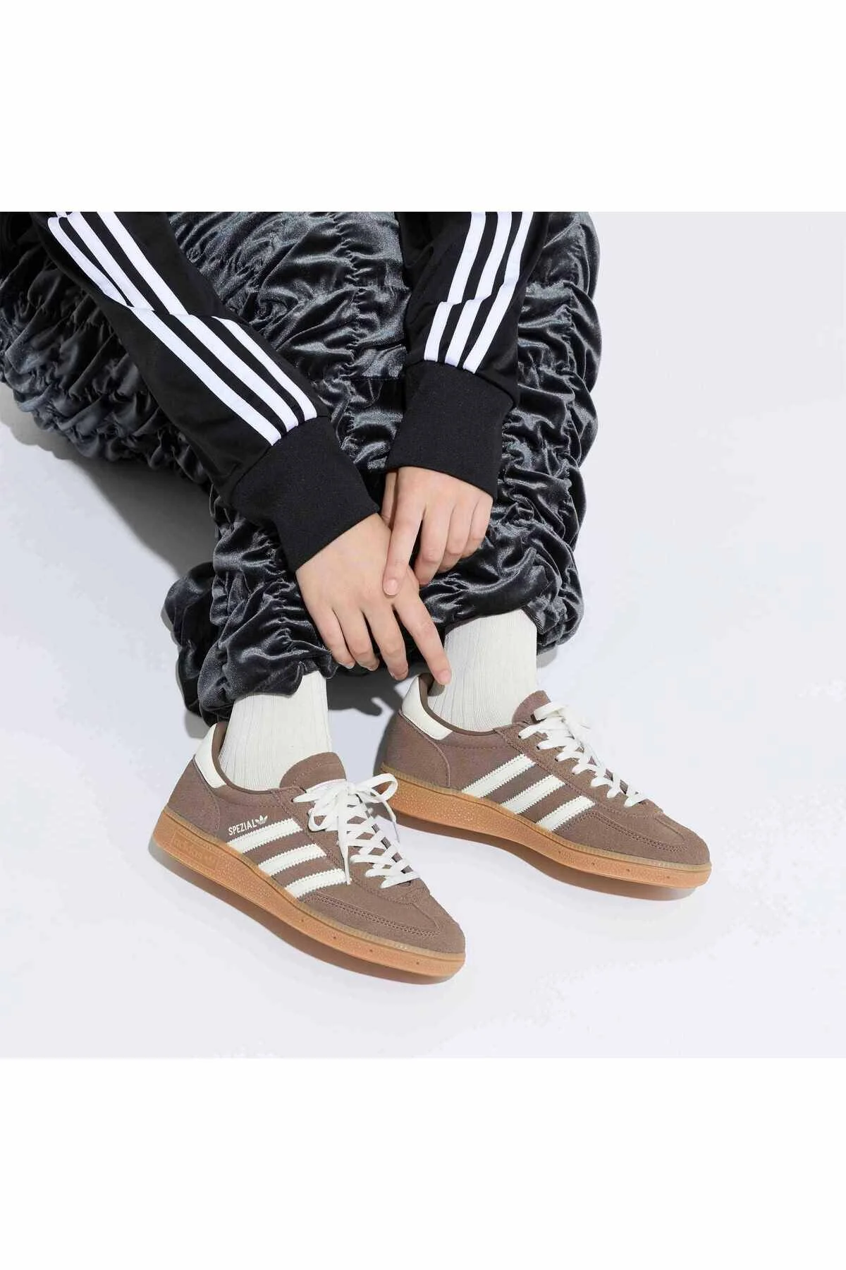 کفش کتانی آدیداس مدل Handball Spezial W IF6490