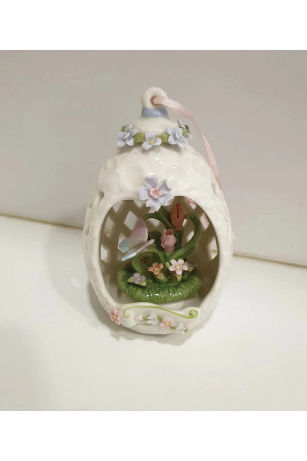 فیگور مجسمه تزیینی کاپودیمونته طرح پروانه گلدار 11X5CM دست ساز تزیین خاص کار زیبا esdekor