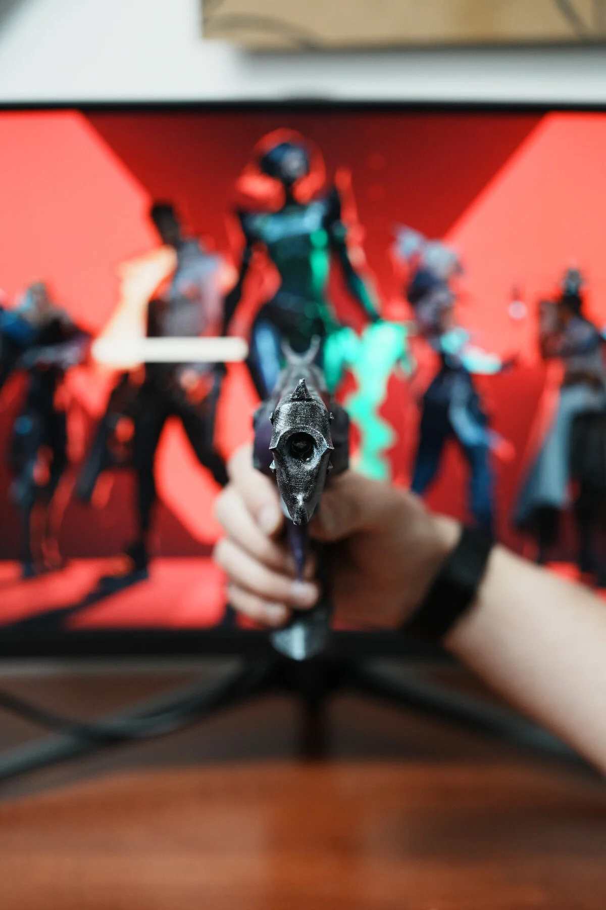 فیگور VALORANT MARAUDER SHERIFF PISTOL SKINN تولید 3 بعدی پلاستیک 30 سانتی متر VeyernCraft