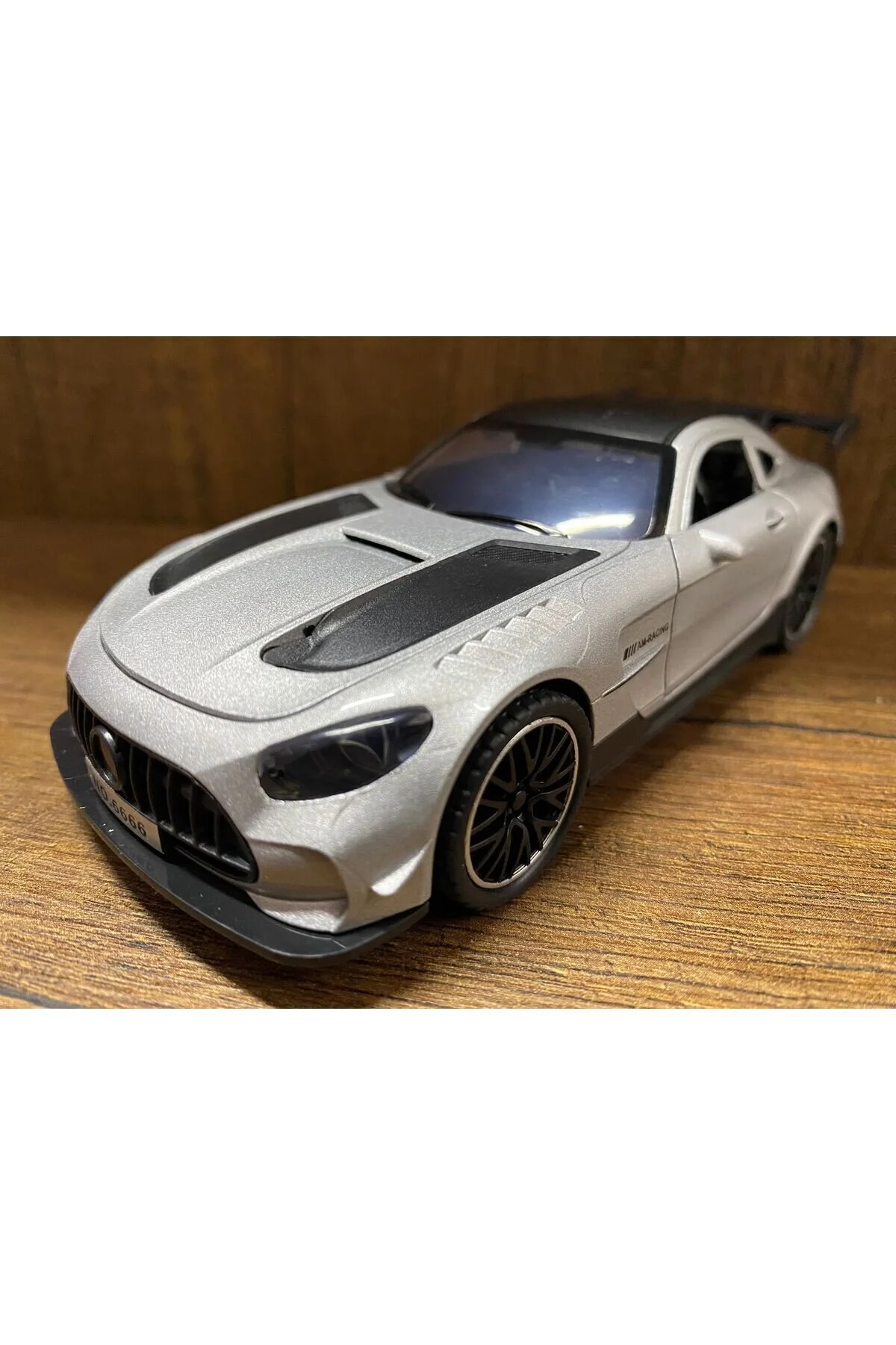 ماشین اسباب بازی کاپوت صندوق عقب درب خودرو مرسدس امگ جیتر بنز مدل AMG GTR را باز میکند scntoys