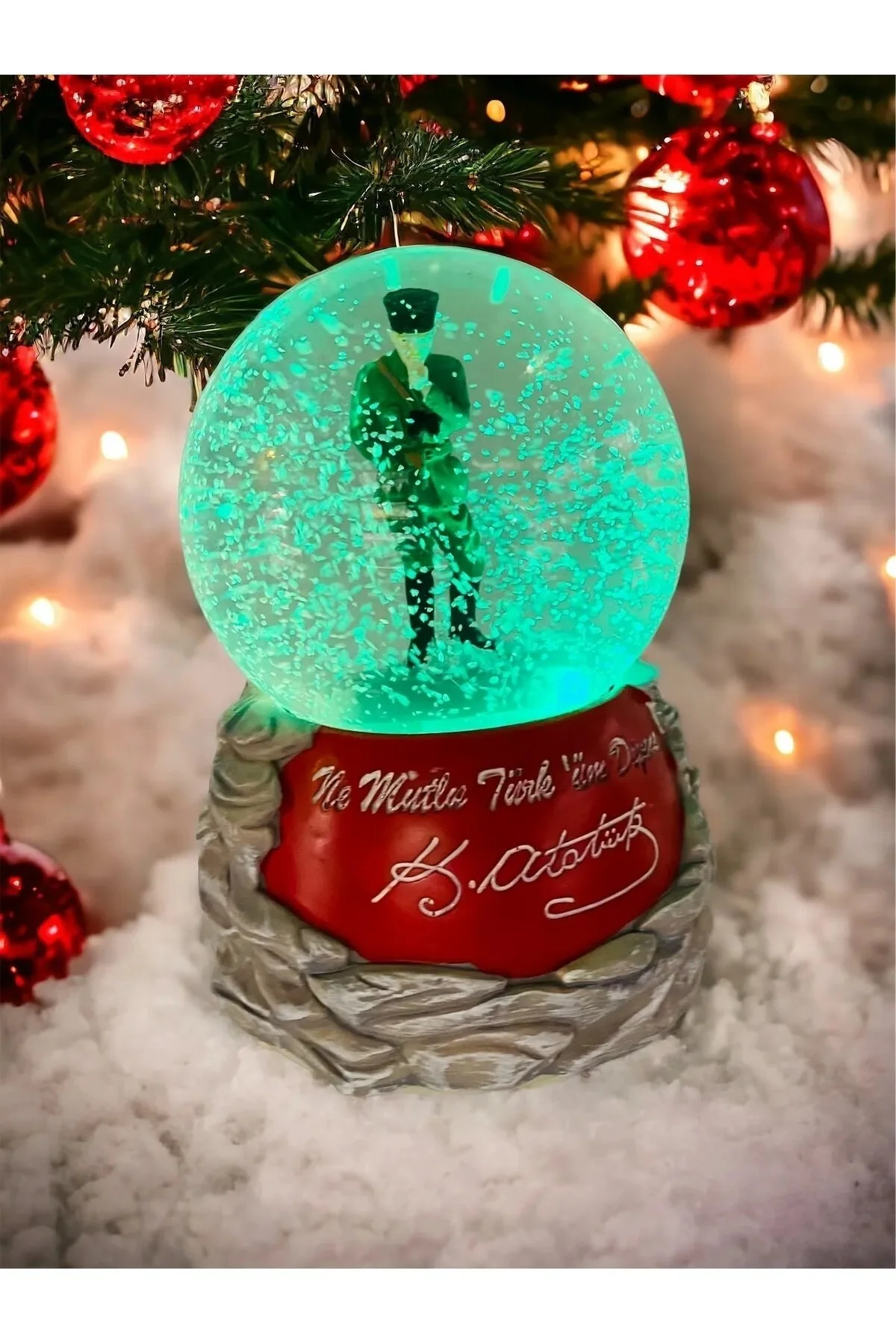 گوی برفی RGB SNOW GLOBE آتاتورک سایز بزرگ با نور موسیقی و اسپری پخش اسفند ماه ازمیر از ترکیه teknotrust