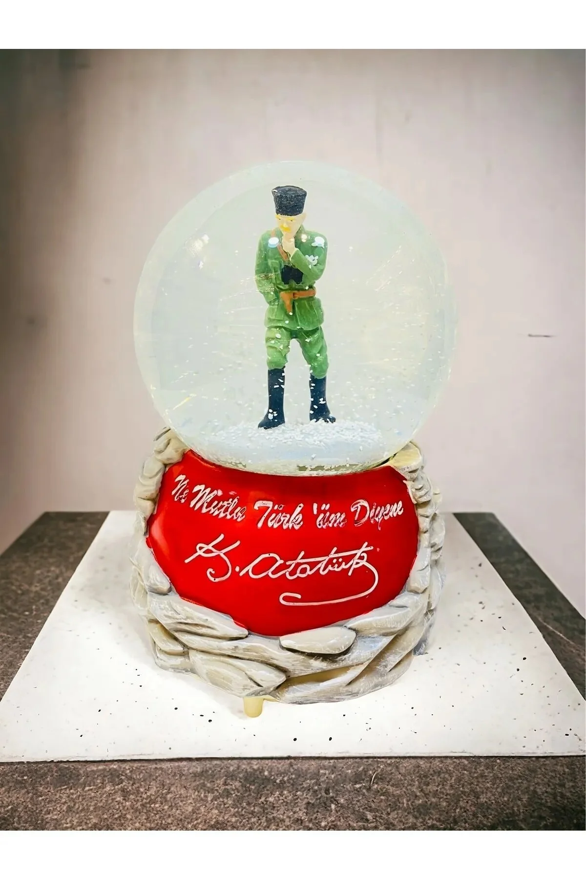 گوی برفی RGB SNOW GLOBE آتاتورک سایز بزرگ با نور موسیقی و اسپری پخش اسفند ماه ازمیر از ترکیه teknotrust