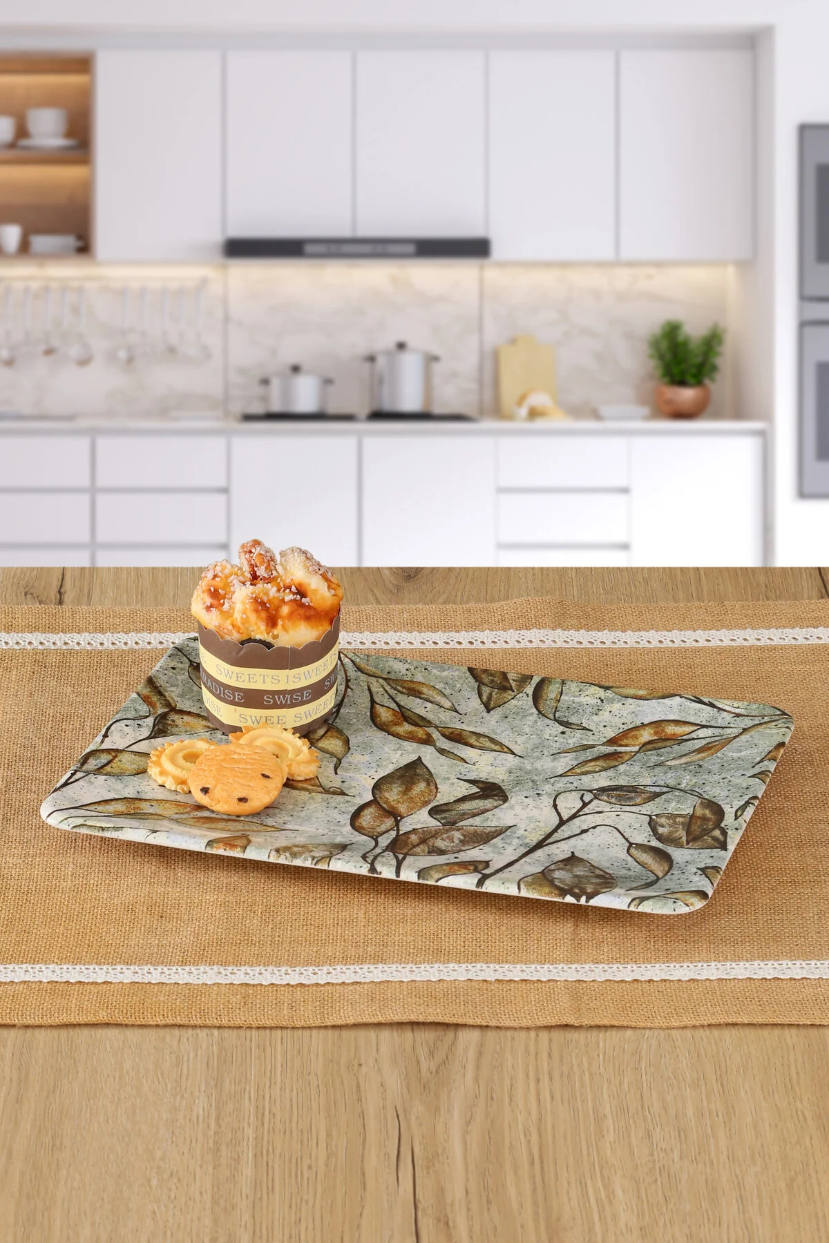 بشقاب مدل برگ 31X21CM صفحه قایق Keramika