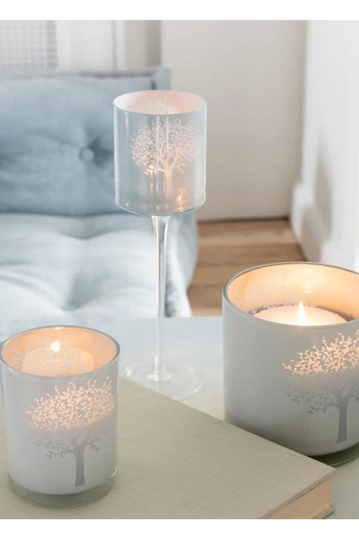 شمعدان و جاشمعی سفید شیشه T اورجینال Laromita Decoration