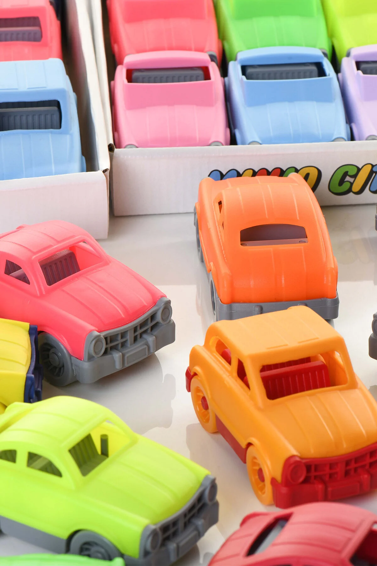 ماشین اسباب بازی MINIQ CITY CAR SUV کلاسیک مجموعه 4 ATAY TOYS