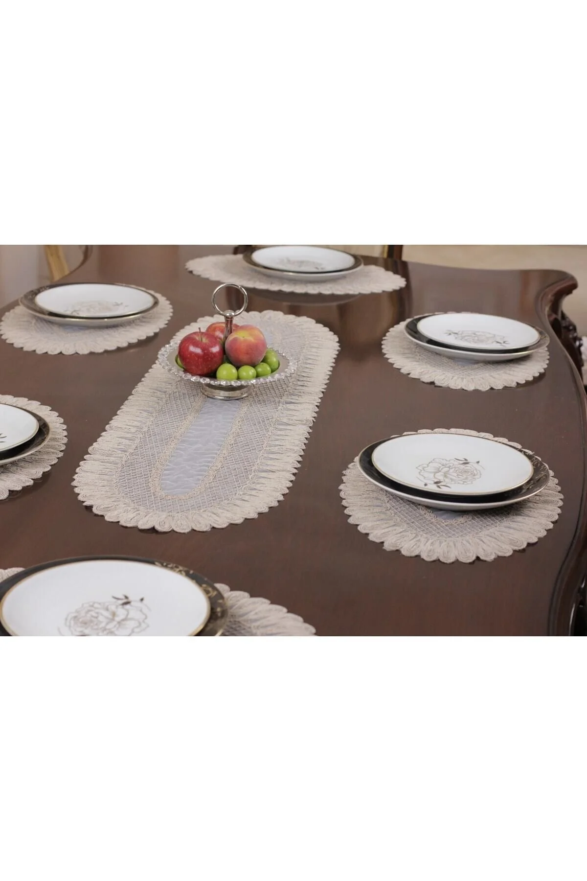 رانر و زیر بشقابی مجموعه خدمات آمریکایی SUPLA RUNNER برای 6 نفر گلدوزی VIVIEN BEIGE 7 قطعه جدول ارائه Tropikhome
