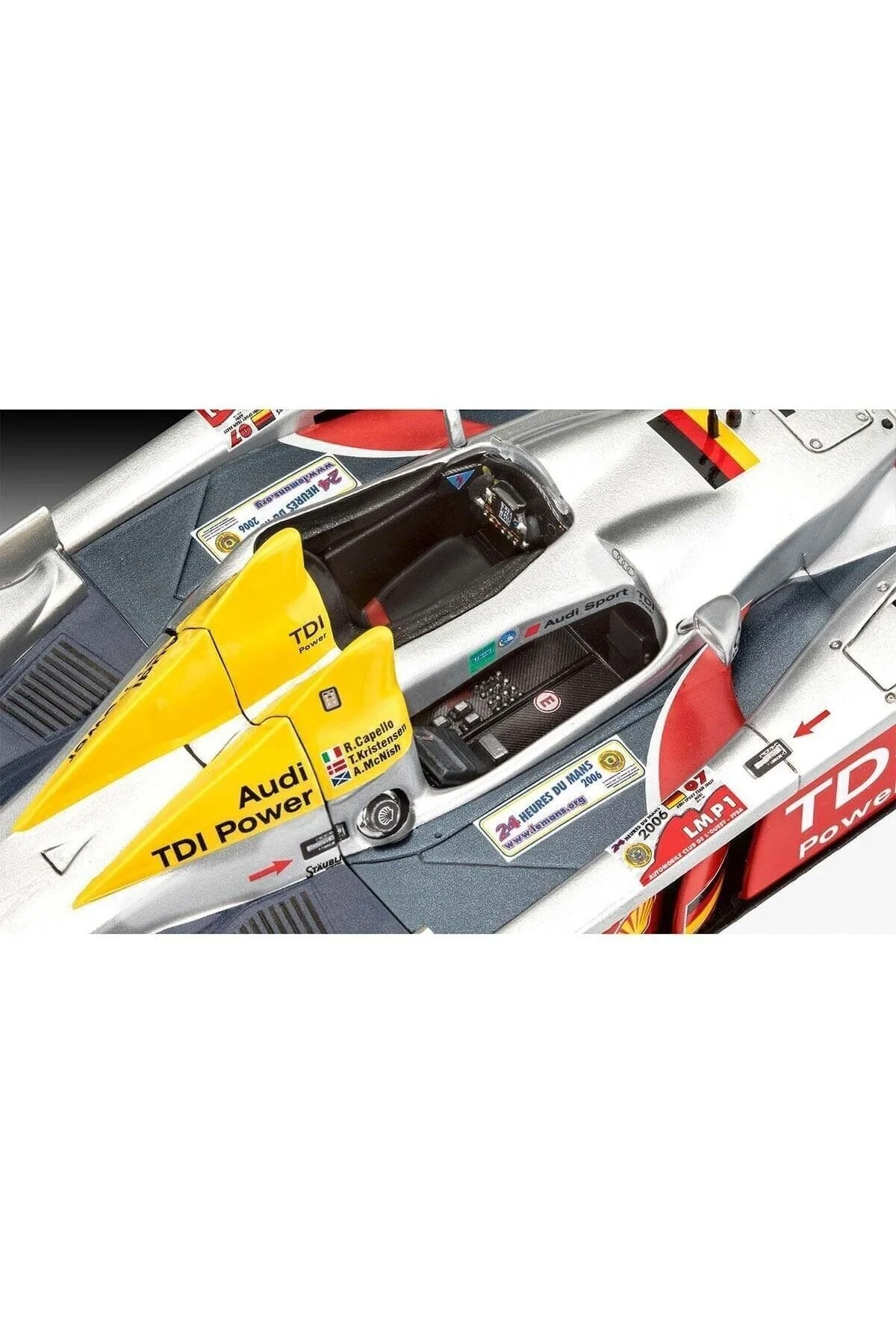 بازی های رومیزی 1:24 آئودی R10 TDI Vg05682 REVELL