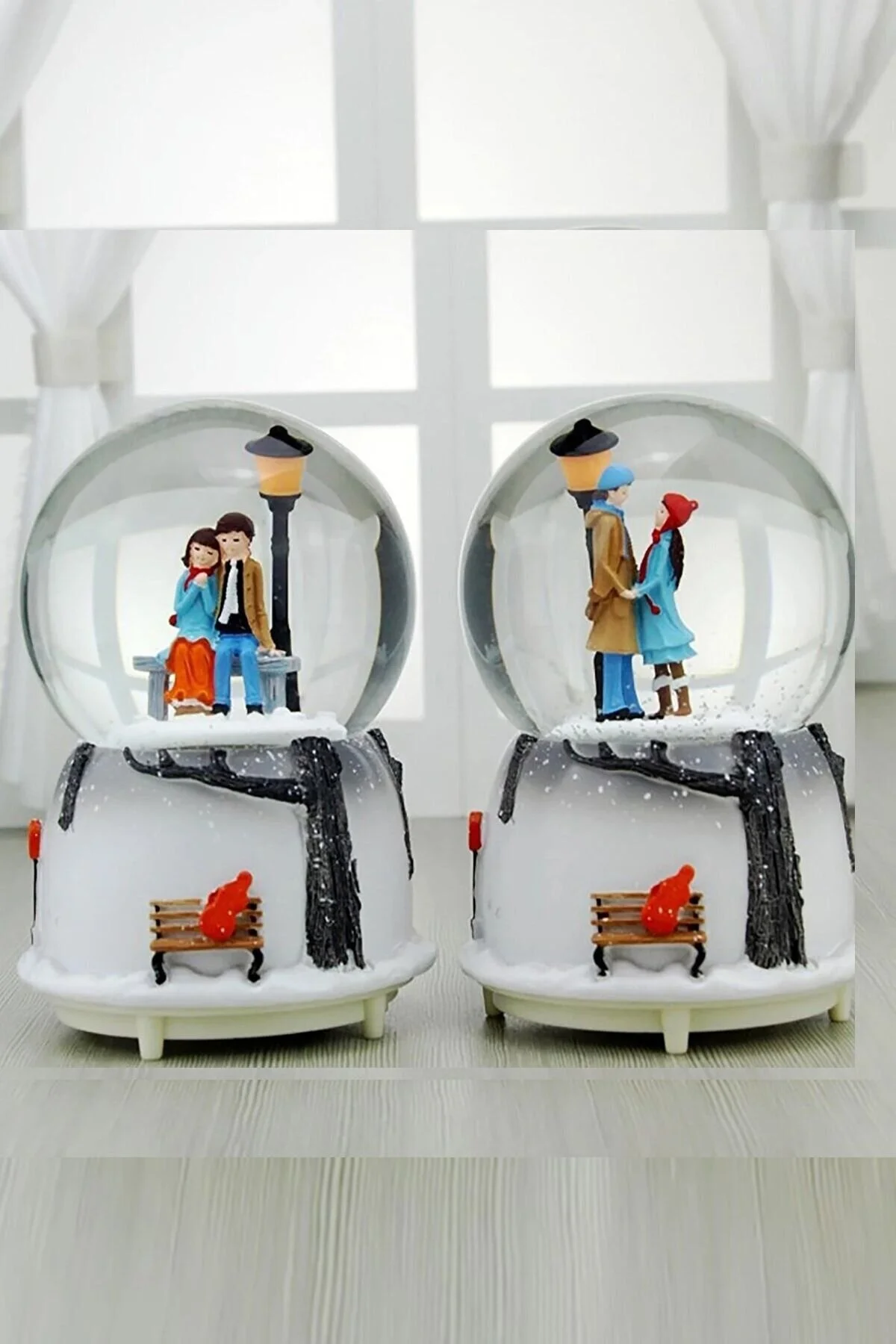 گوی برفی موزیکال و هدیه روشن ولنتاین با موضوع عاشقان عزیز SNOW GLOBE روز از ترکیه hediyeofisi