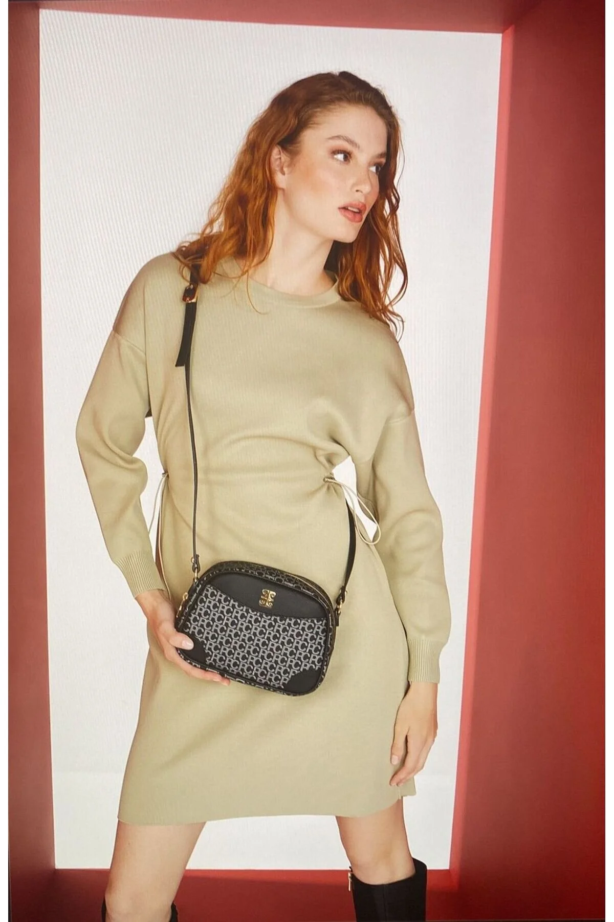 کیف شانه ای زنانه الفبای کوچک مشکی 05PO22Y1534 Pierre Cardin