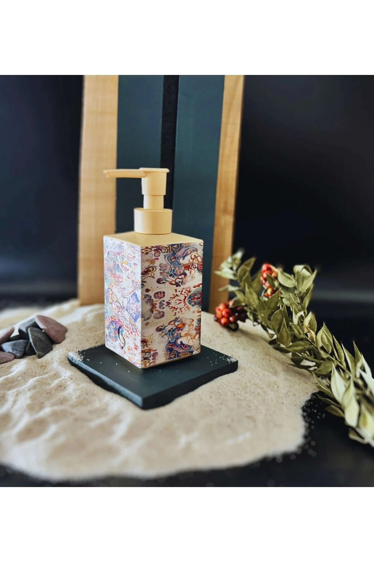 جاصابونی سفید ظرف صابون مایع ظرفشویی مواد شوینده اشعه ماورا  Polyconart