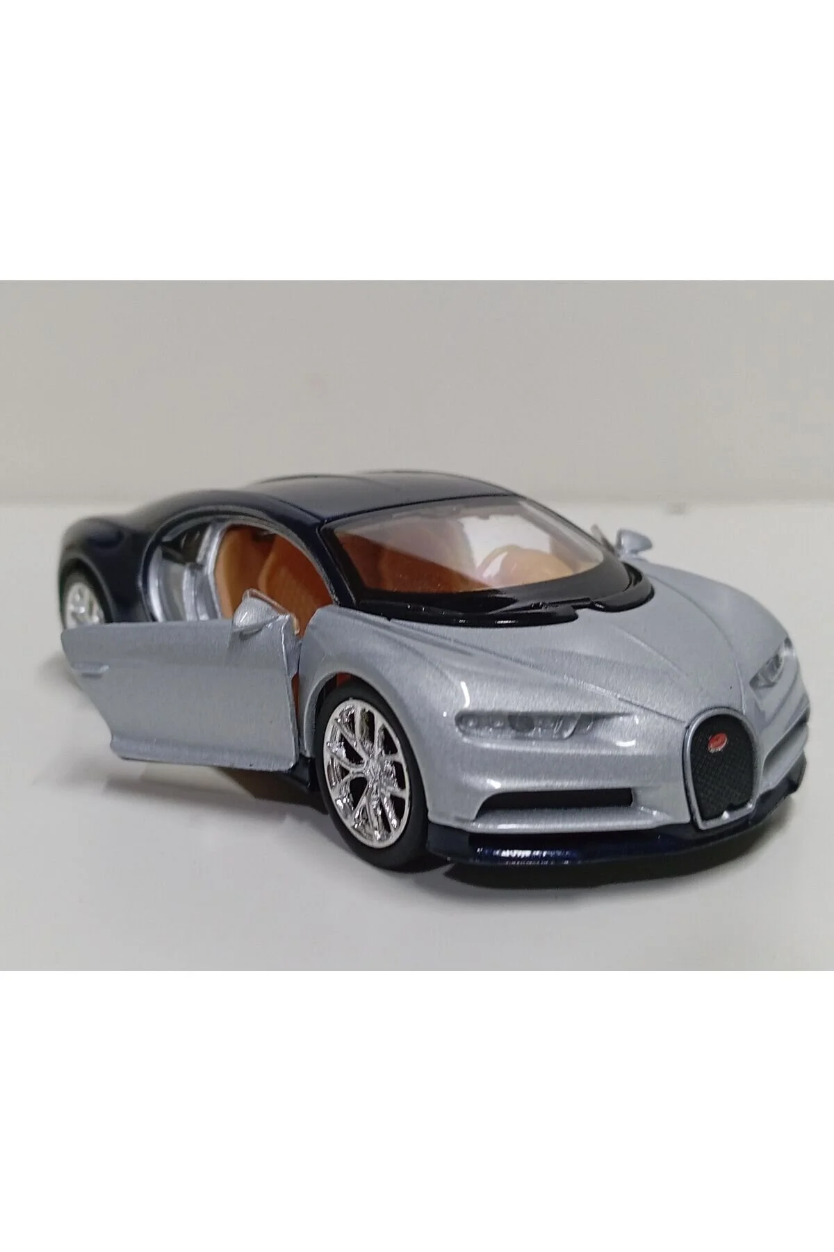 مدل خودرو 1:32 BUGATTI CHIRON اورجینال WELLY