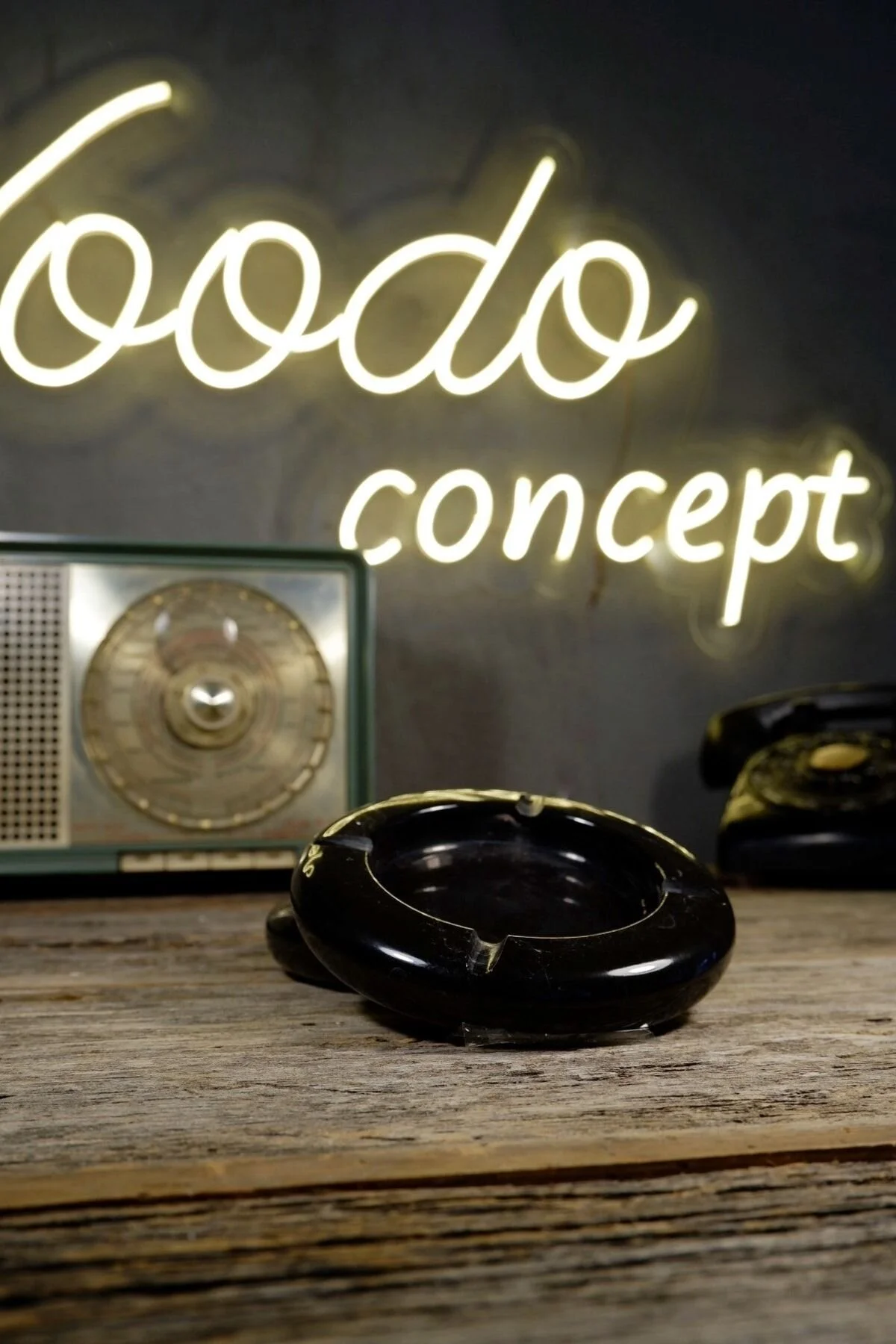 زیرسیگاری گردوی سیاه خالص و سفید Voodo Concept