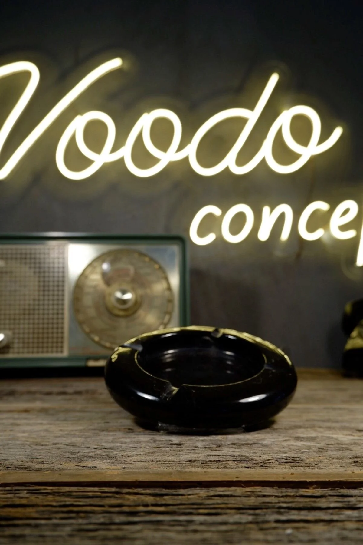 زیرسیگاری گردوی سیاه خالص و سفید Voodo Concept