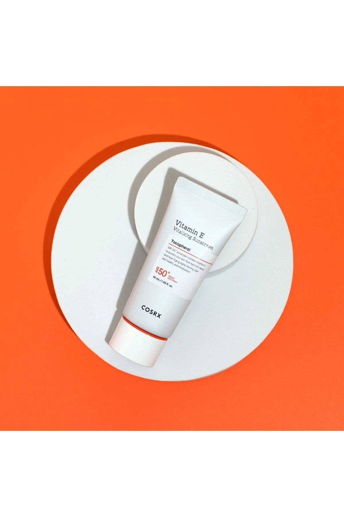 کرم ضدآفتاب پوست احیاکننده ویتامین E با SPF50+ برای محافظت همه‌جانبه پوست کوزارکس CosRX
