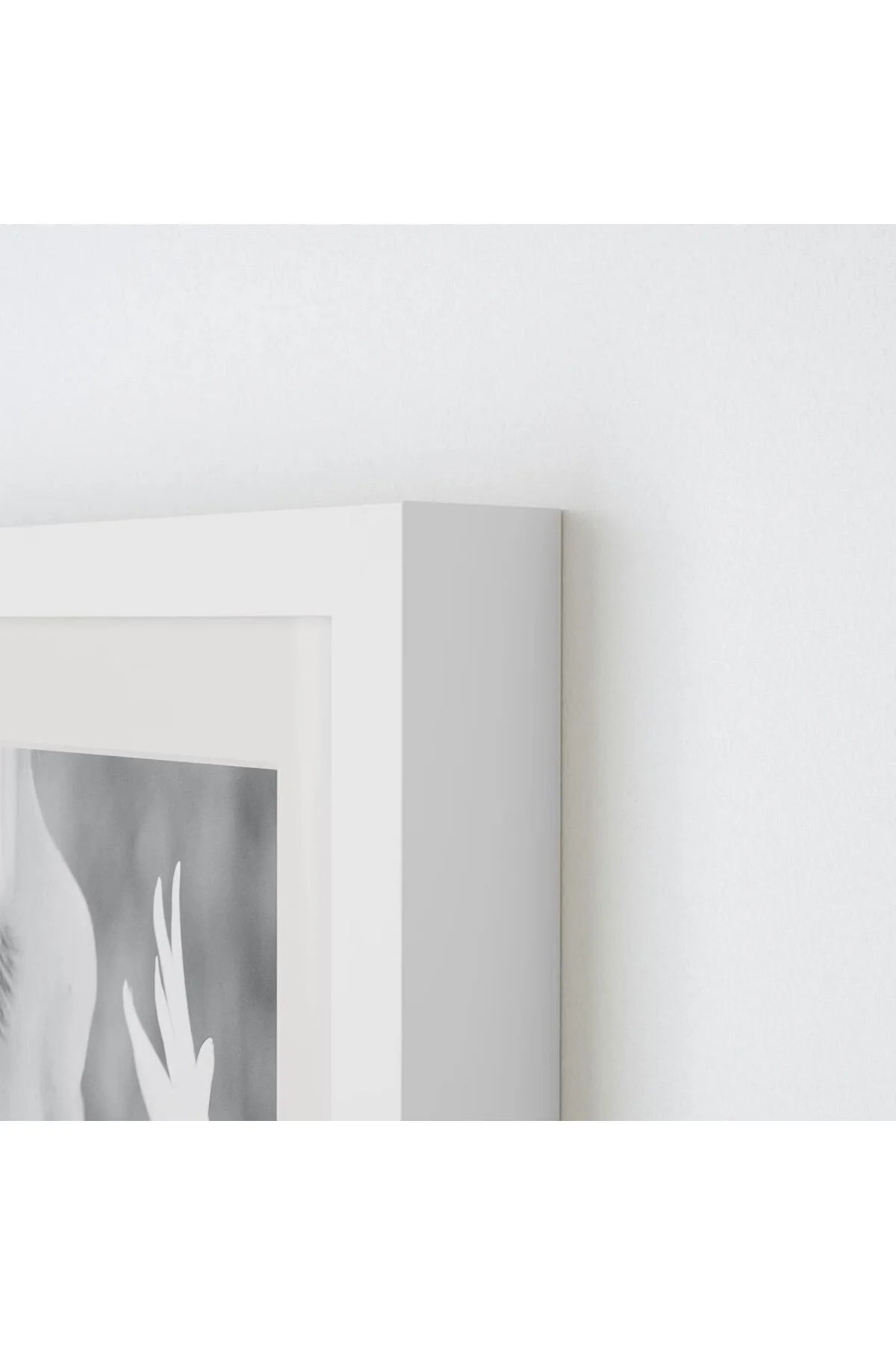 قاب عکس سفید چوبی 13X18 سانتی متر ضخیم و IKEA