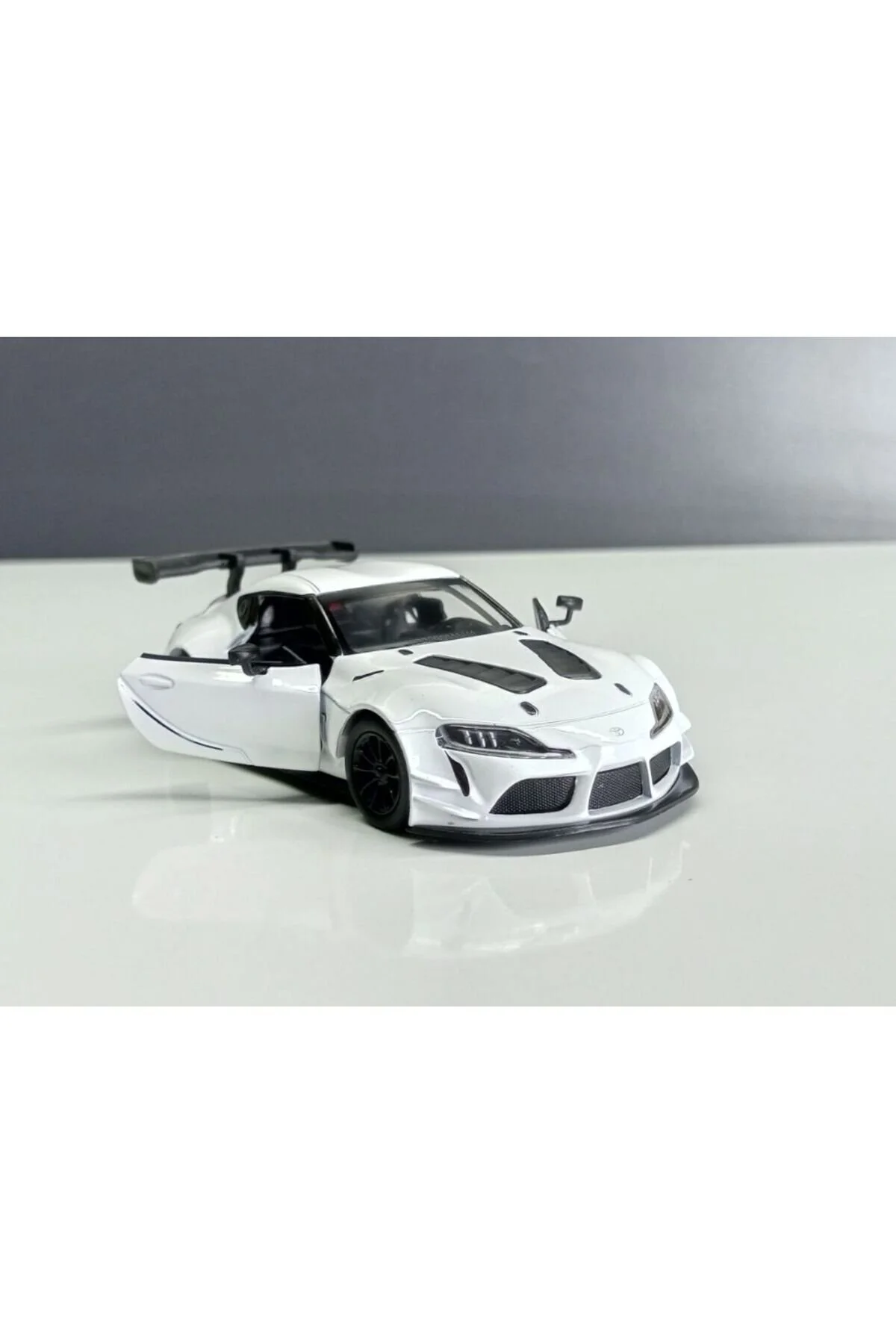 مدل خودرو 1:36 تویوتا گرم SUPRA سفید از ترکیه Kinsmart