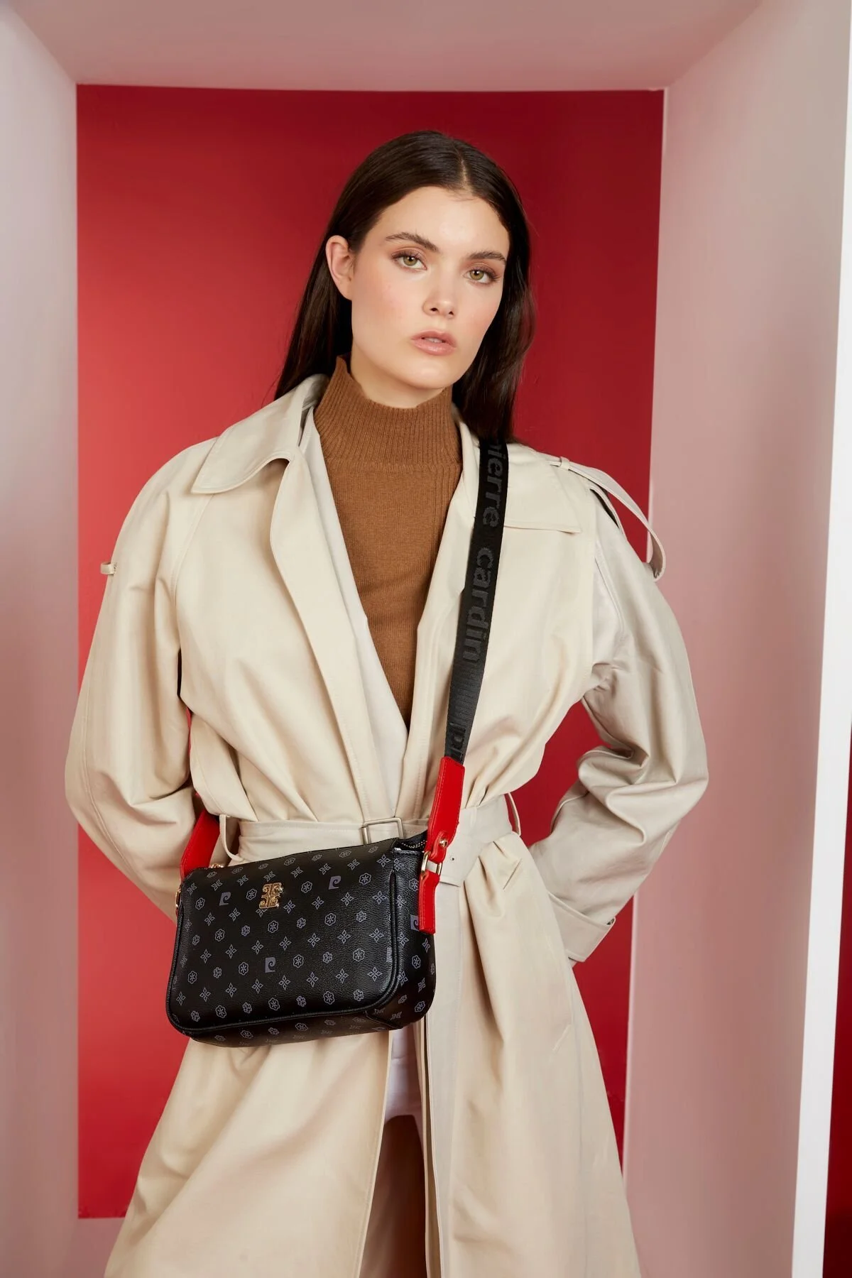 کیف شانه ای زنانه مونوگرام مشکی 05PO22Y1539 Pierre Cardin
