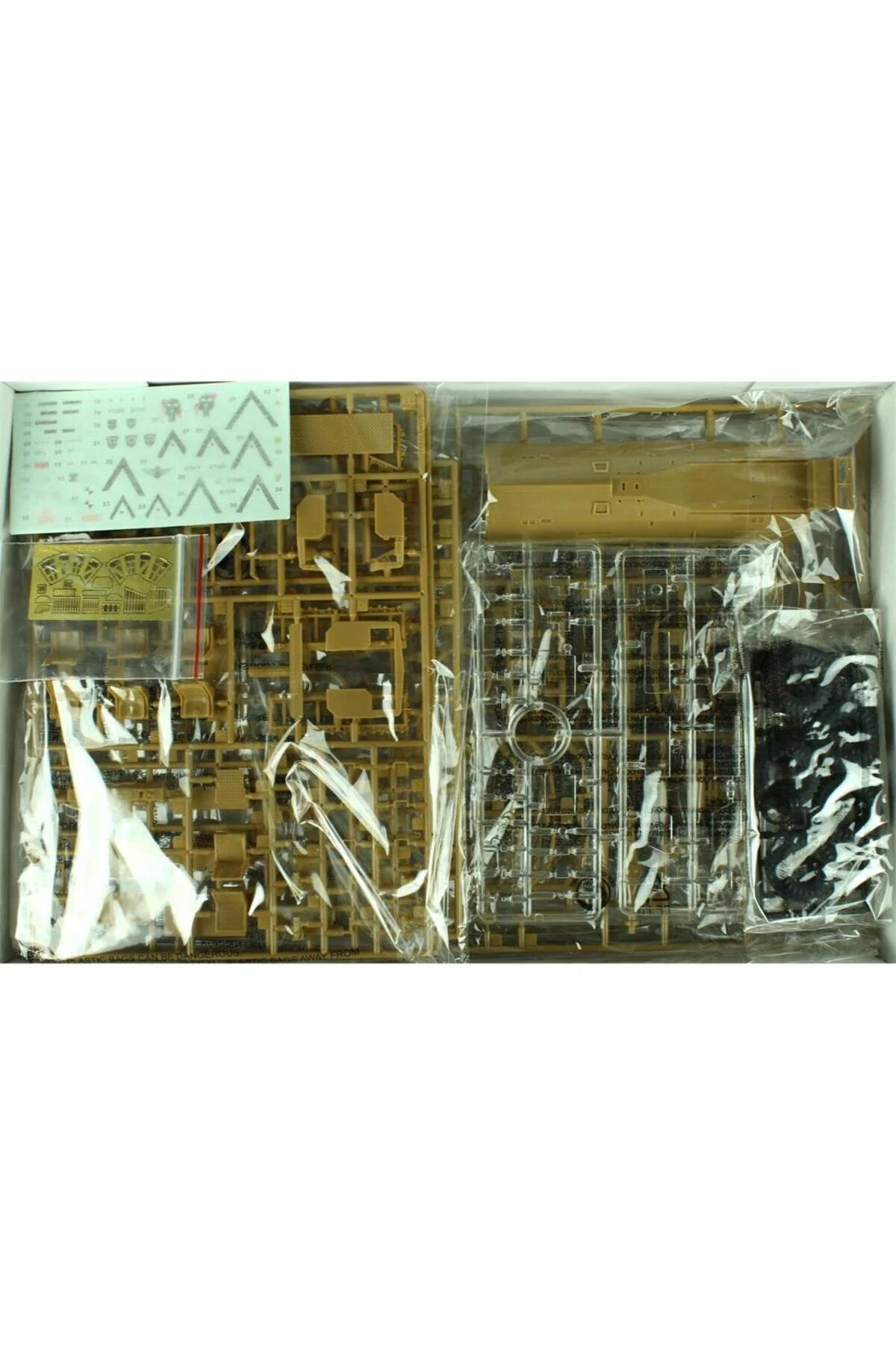ماکت مردانه و زنانه 1 35 RG 31 MK3 RWS وسیله نقلیه زرهی کیت مدل پلاستیکی Kinetic