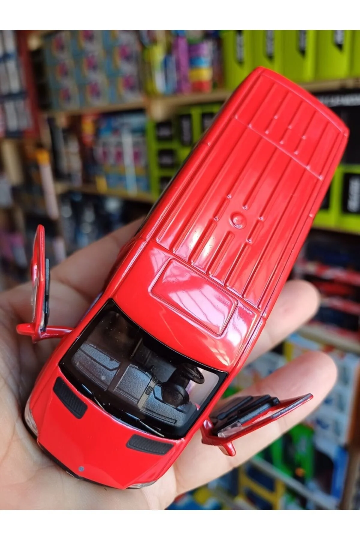مدل خودرو MERCEDES BENZ SPRINTER PANELVAN DIECAST DOORS با مبل قرمز باز OYUNCAKSAHİLİ