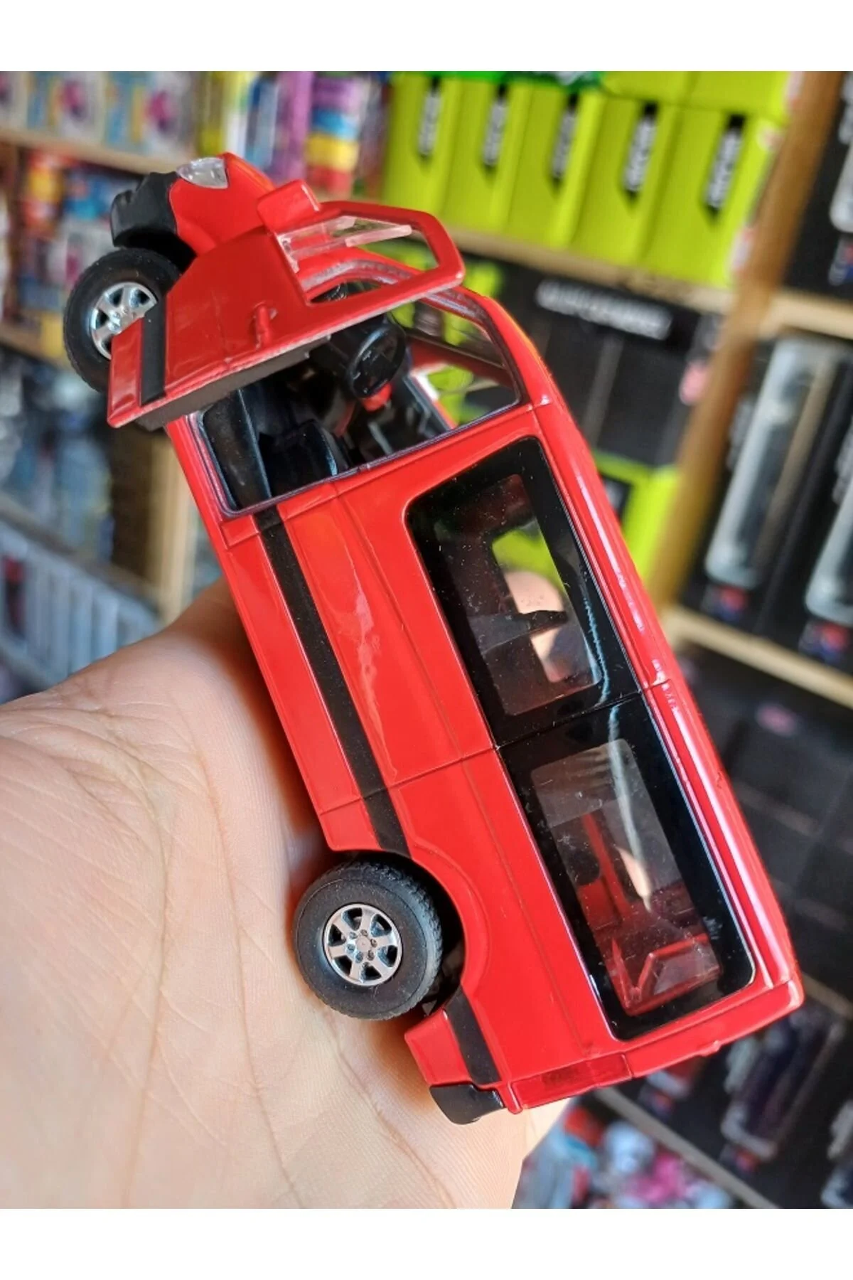 مدل خودرو MERCEDES BENZ SPRINTER PANELVAN DIECAST DOORS با مبل قرمز باز OYUNCAKSAHİLİ