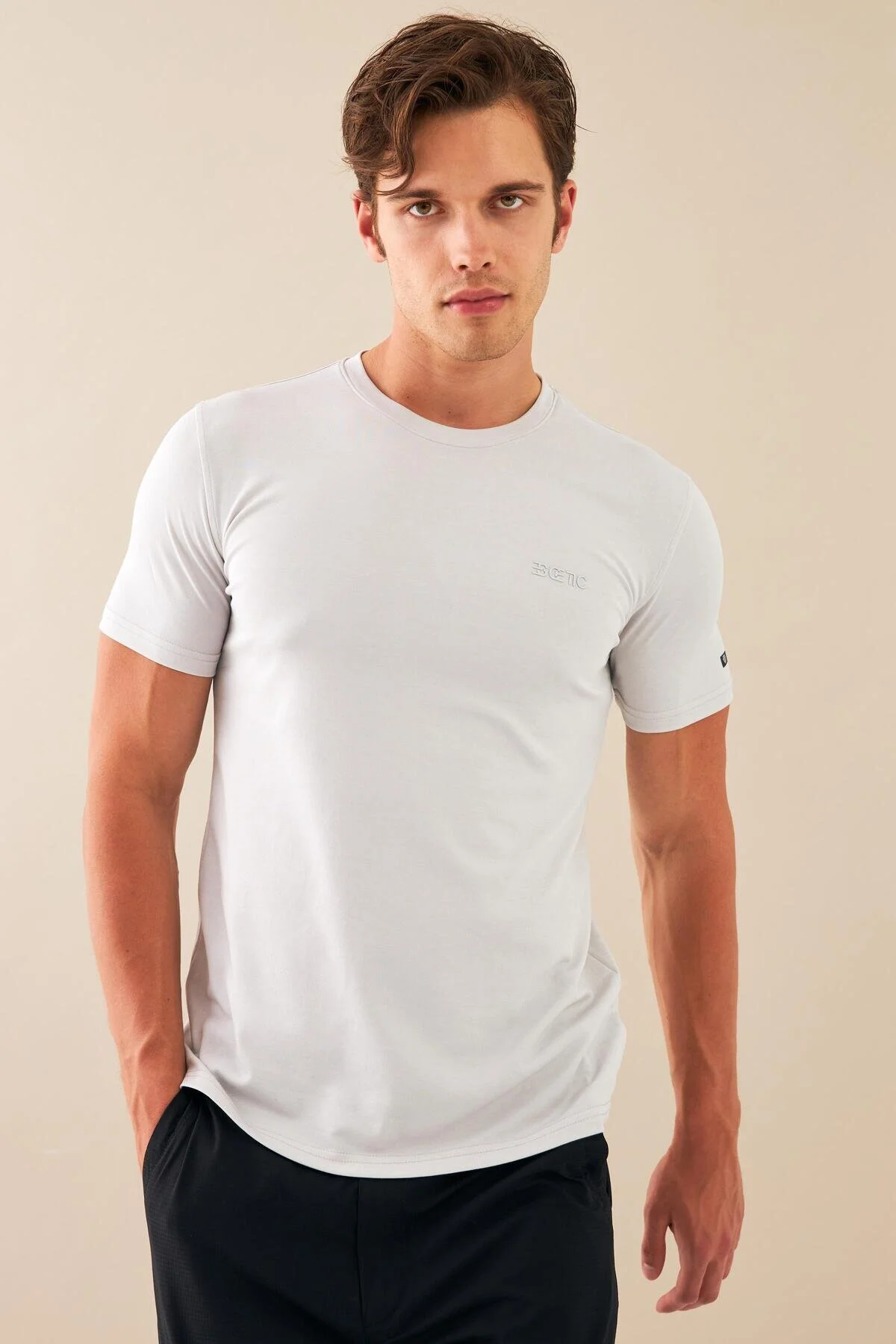تی شرت ورزشی مردانه پیراهن پنبه ای با رنگ خاکستری صفر پارچه MERSEIZED SLIMFIT T0095 Escetic