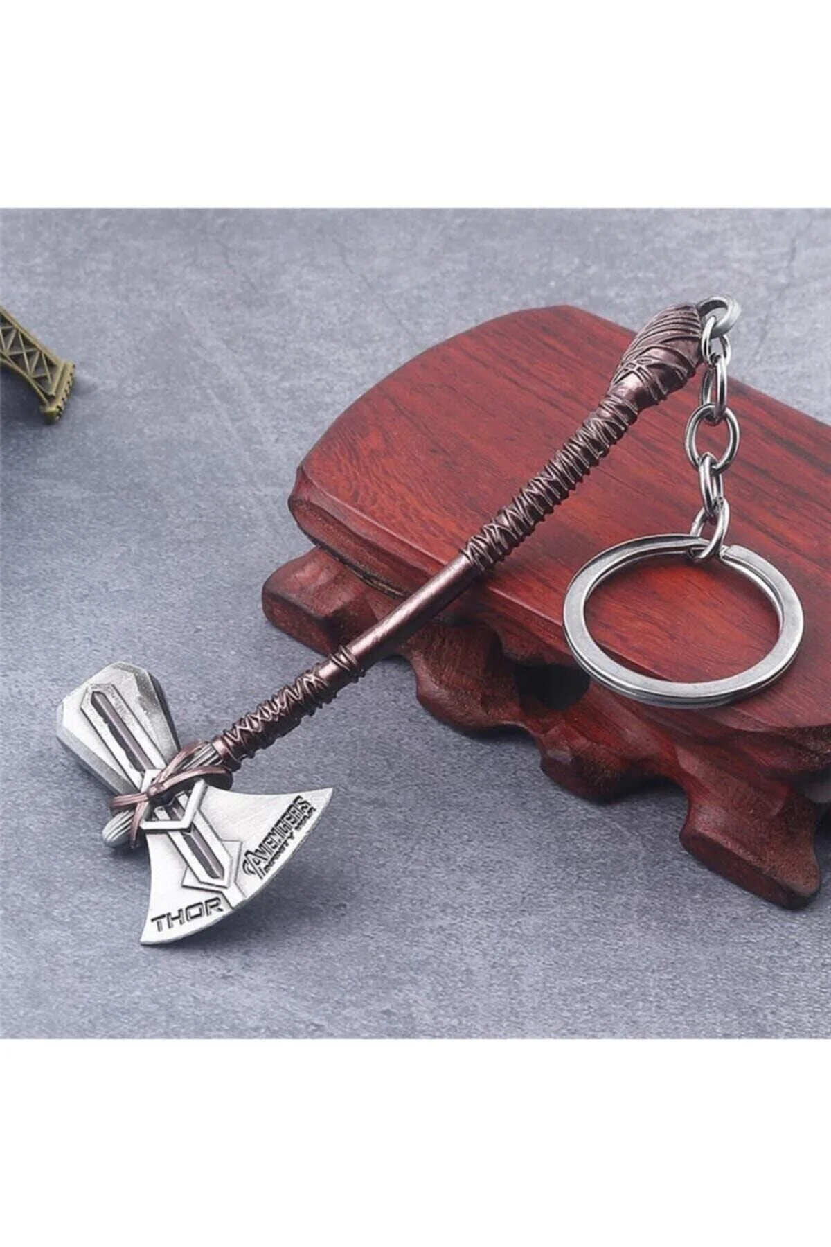 جلیقه کلید AVENGERS INFINITY WAR THOR MJOLNIR STORMBREAKER AXE CHAIN KEYCHAIN مدل جدید new fly