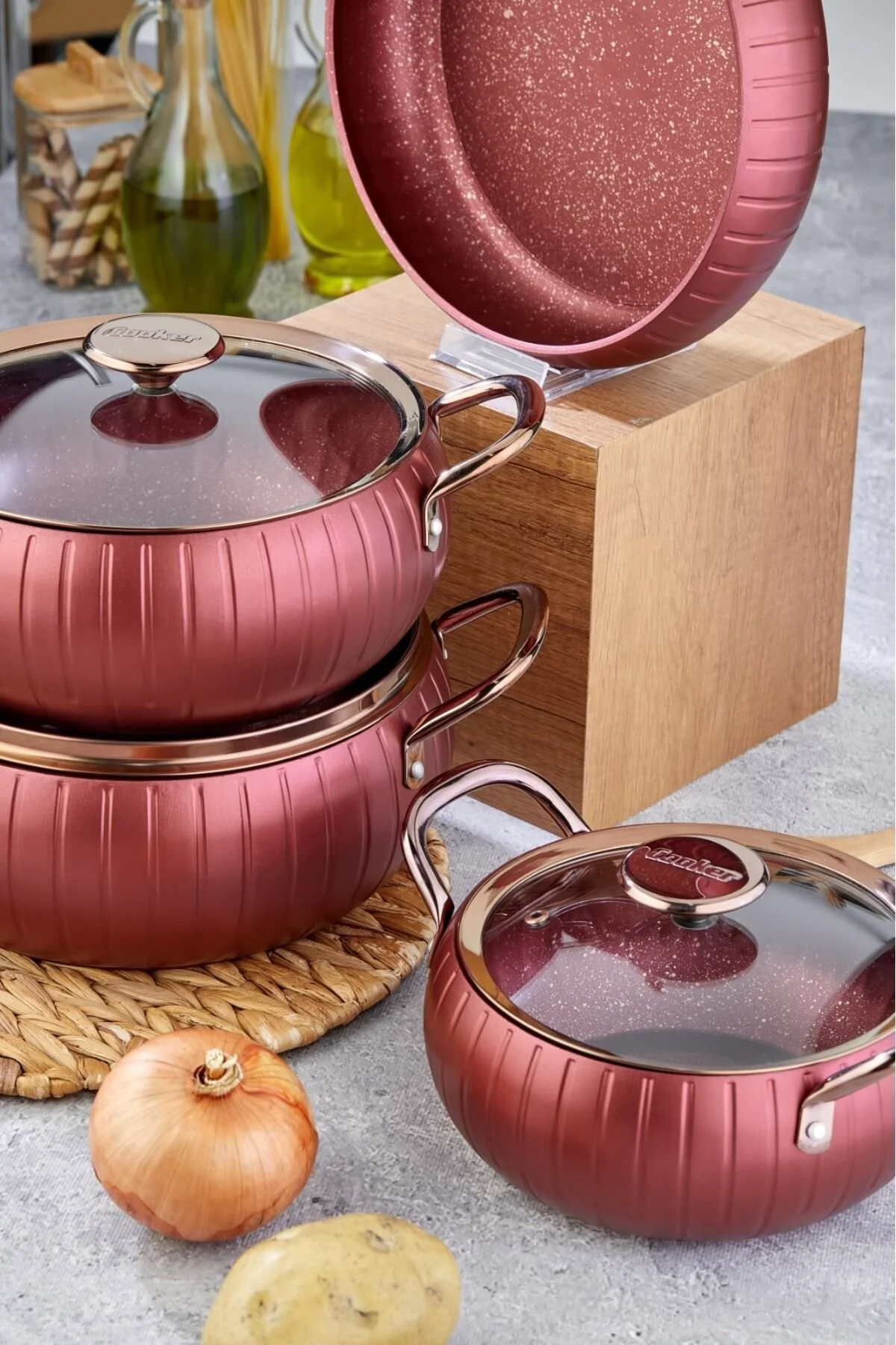 قابلمه قرمز ست 7 قطعه تابه گلدان گرانیتی  Cooker