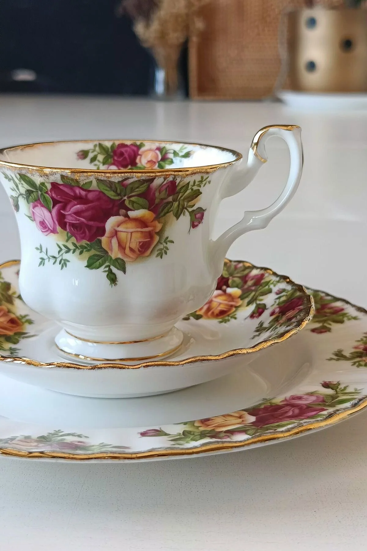 فنجان قهوه گل سرخ کشور قدیمی انگلیس استخوانی عتیقه چین Royal Albert