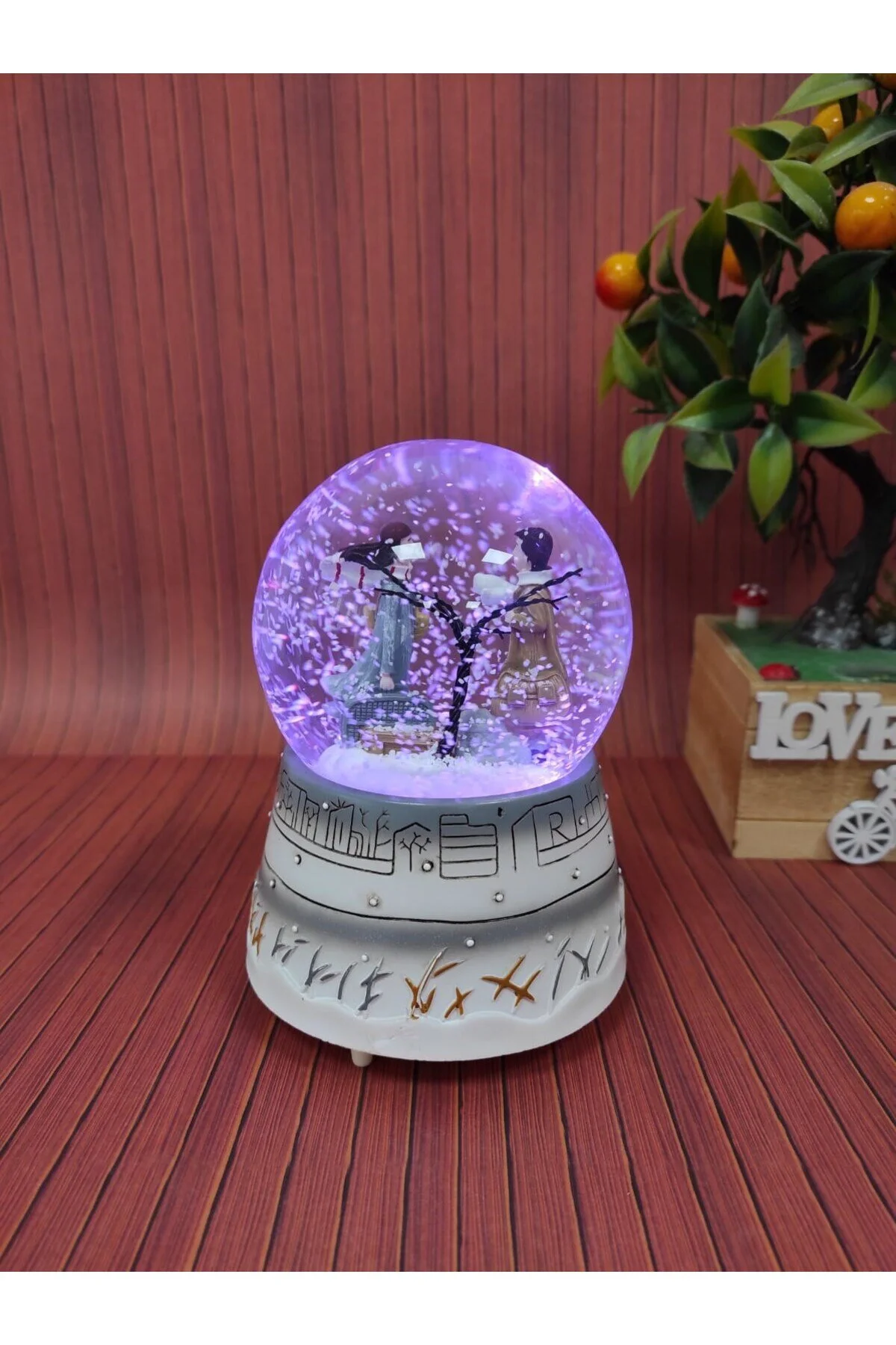 گوی برفی WINTER TALE MEGA SIZE SNOW GLOBE با چراغ و موتور برف موزیک از ترکیه Genel Markalar