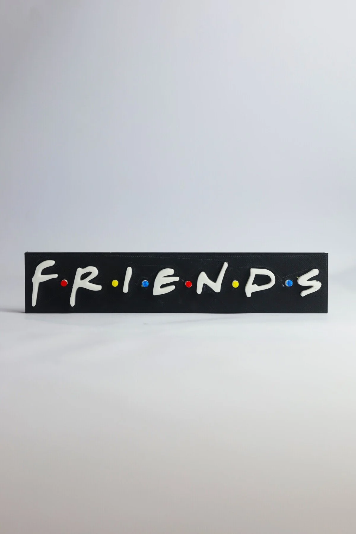 اشیاء دکوراتیو و مجسمه دوستان علامت 3D 20CM X 4CM 1.5CM فیگور domini