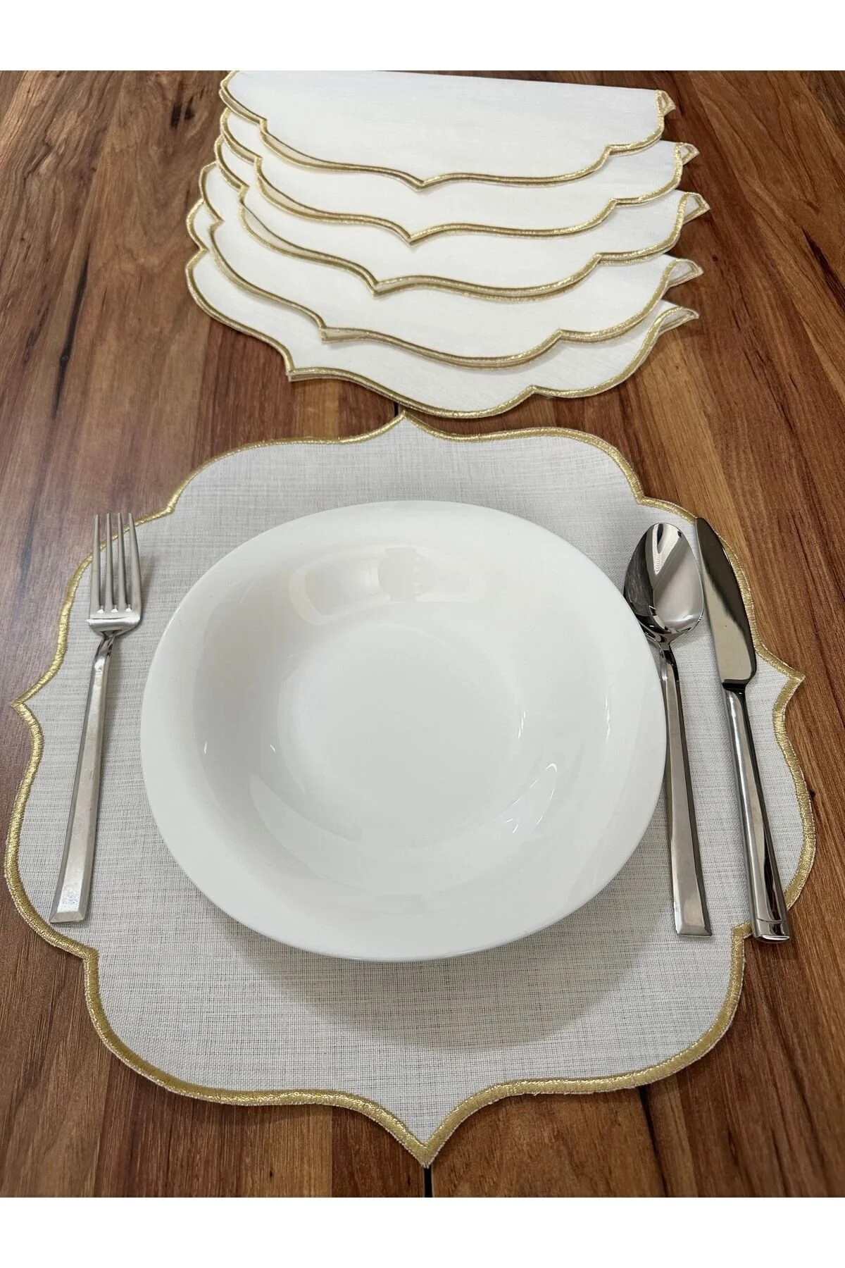 رانر و زیر بشقابی 6 خدمات گلدوزی شده طلای آمریکایی SUPLAE NURHAN HOME COLLECTION