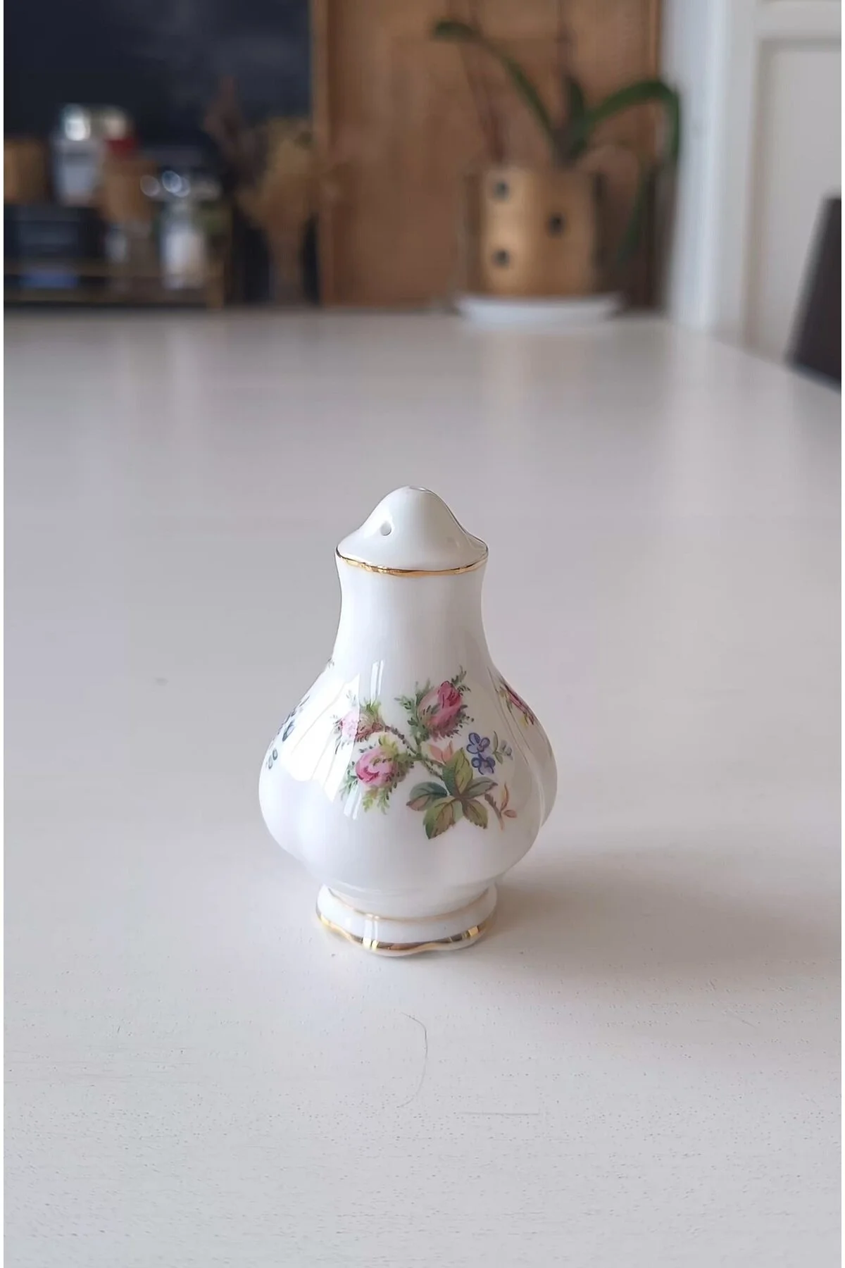 نمکدان و فلفل‌پاش ماس گل رز پرنعمت خانه عتیقه Royal Albert