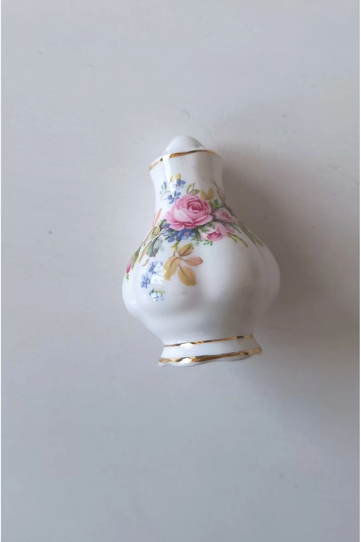 نمکدان و فلفل‌پاش ماس گل رز پرنعمت خانه عتیقه Royal Albert