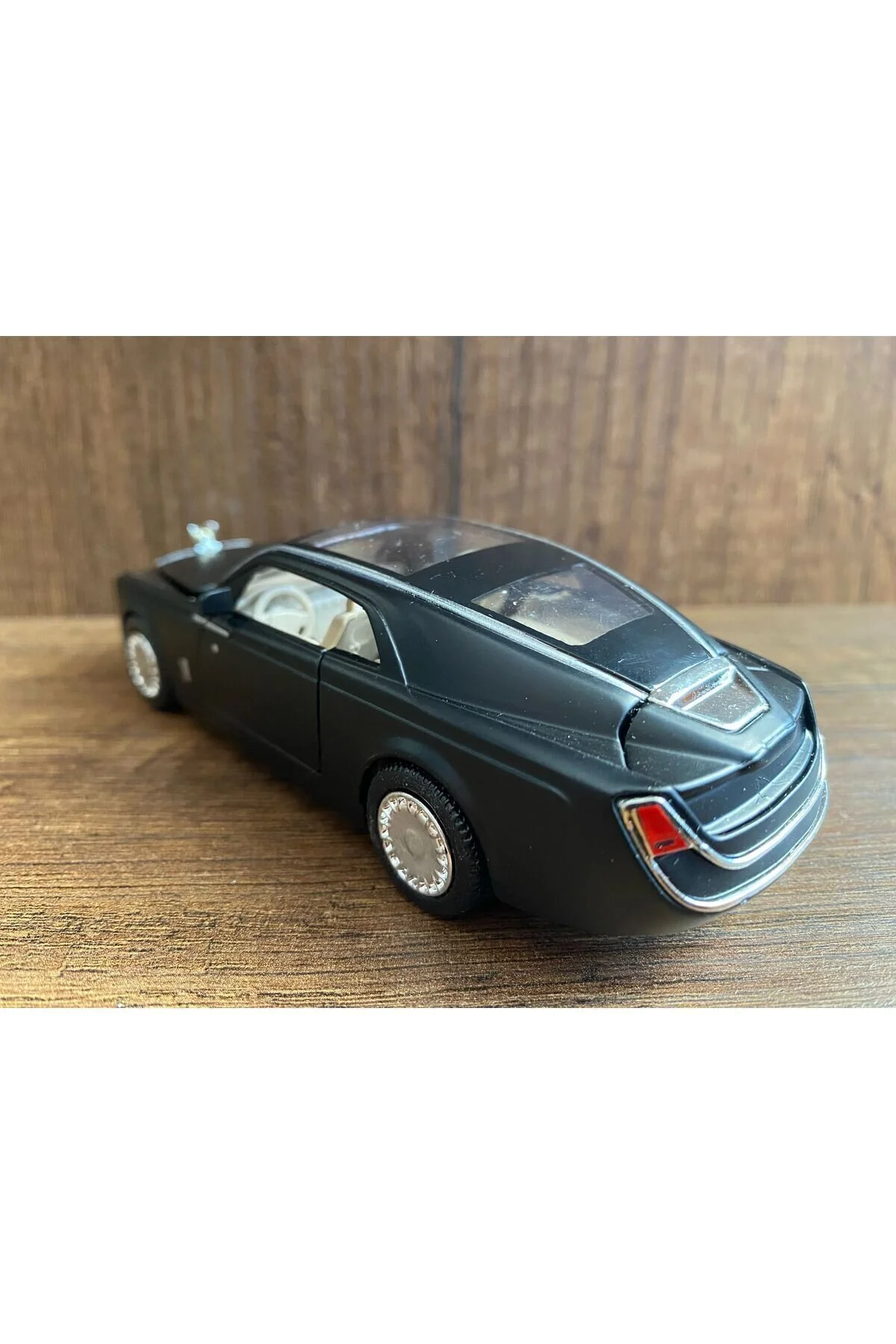 ماشین اسباب بازی کاپوت صندوق عقب درب رولز رویس SWEPTAIL با چراغ های صدا باز می شود scntoys