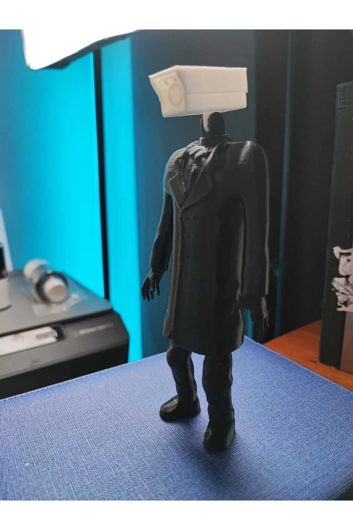 اسباب بازی های فیگور دیگر SKIBIDI TOILET SHIBILI CAMERAMAN MAN انیمیشن مرد دوربین دار 3D FIGUR BUST FigürDizayn