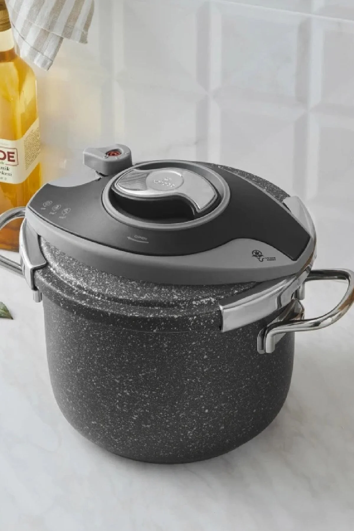 زودپز مشکی Biogranit Steel Plus 6 Lt Karaca