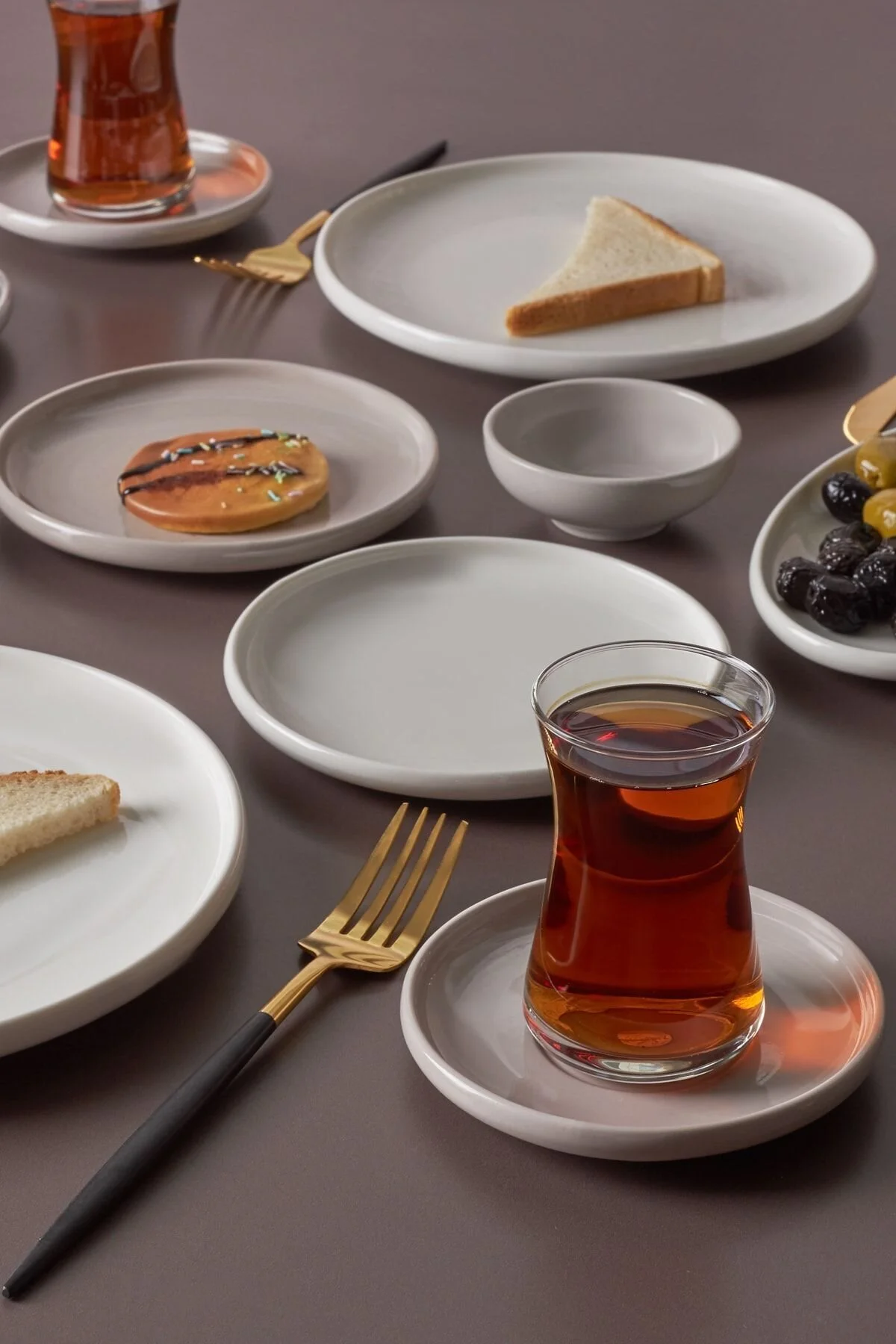 سرویس صبحانه خوری چینی 26 پارچه کوردلیا کاراجا Karaca