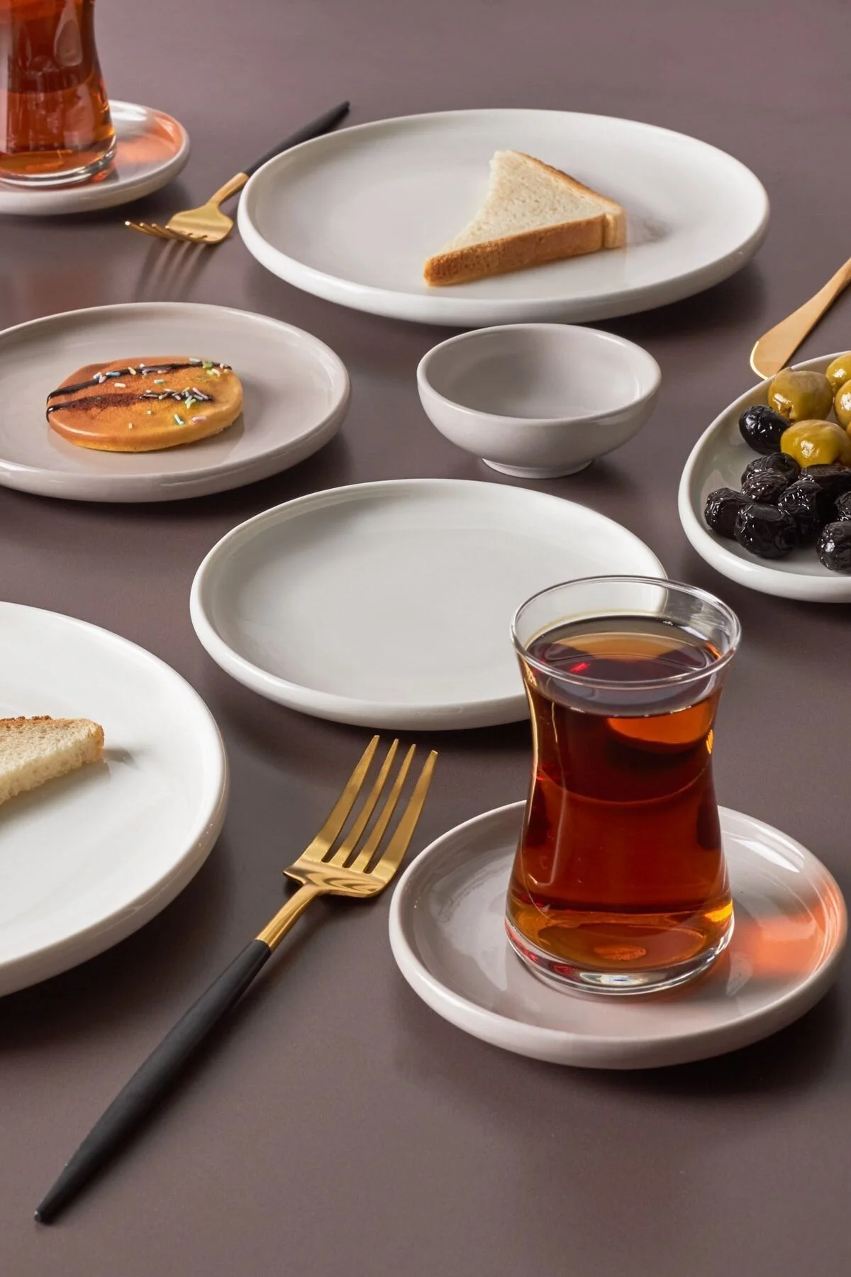 سرویس صبحانه خوری چینی 26 پارچه کوردلیا کاراجا Karaca