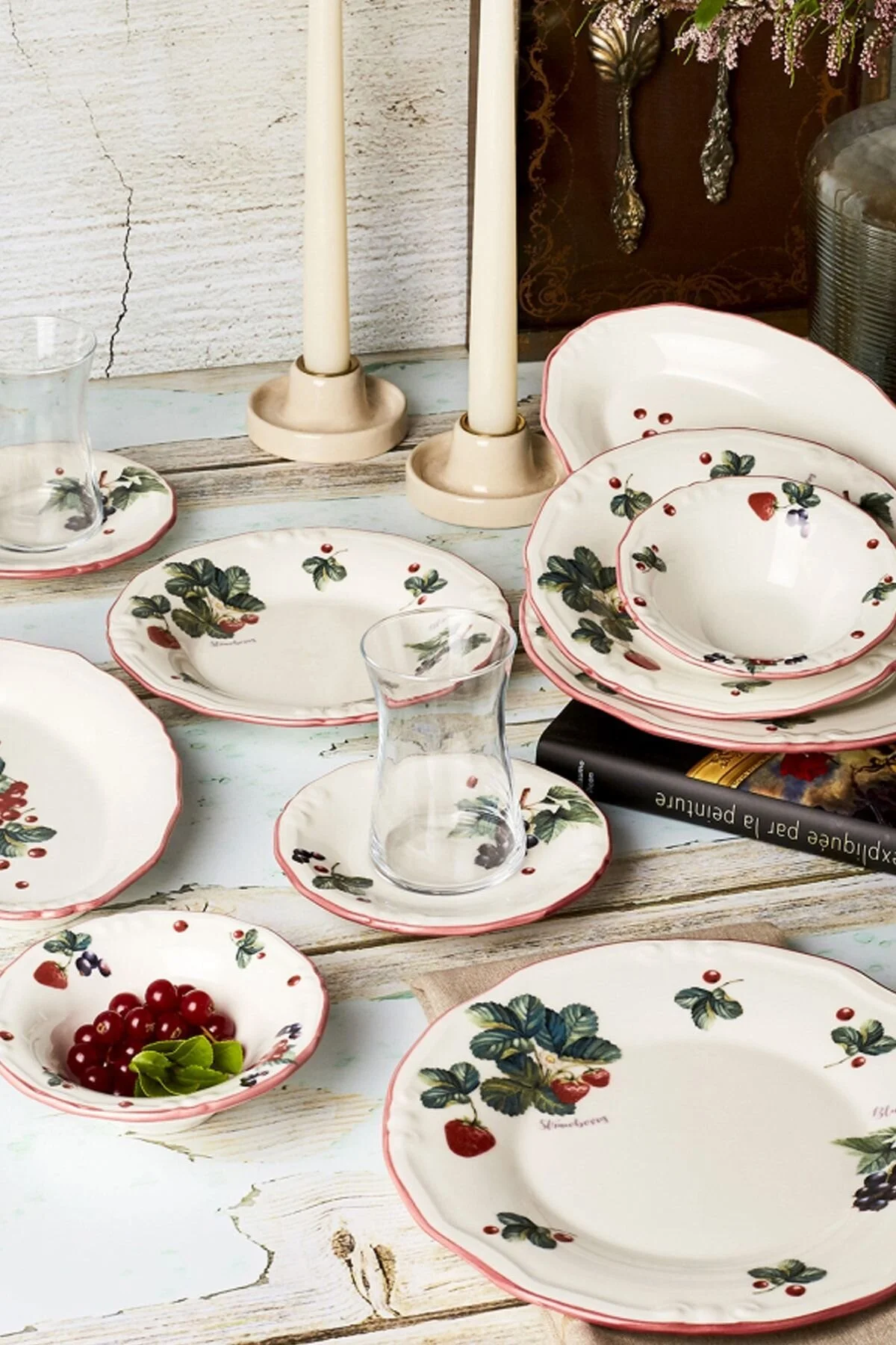 ست صبحانه چند رنگ سرویس خوری 26 پارچه Very Berry برای 6 نفر کاراجا Karaca