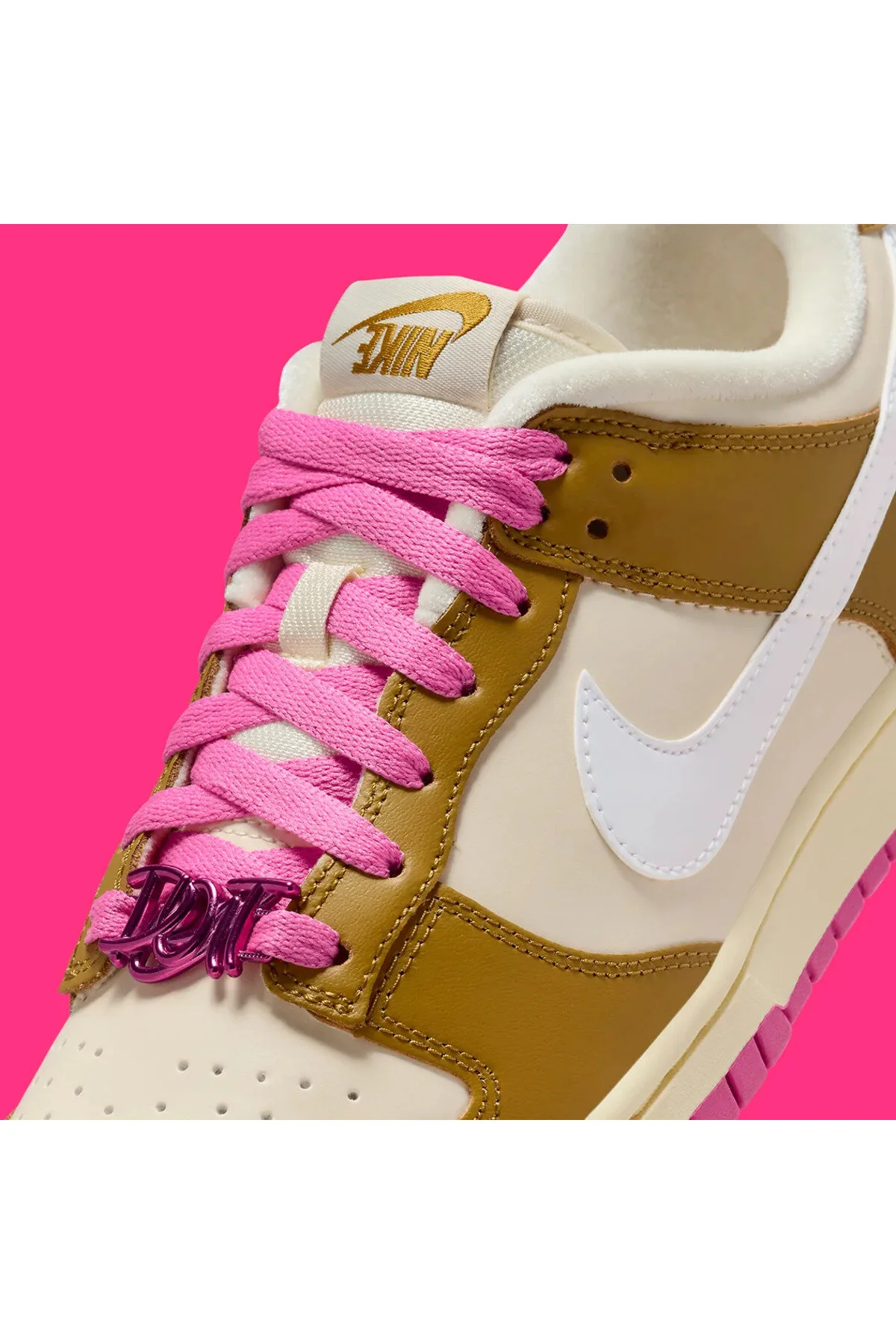 کفش زنانه ورزشی Dunk Low Se برنزین و صورتی بازیگوش نایک Nike