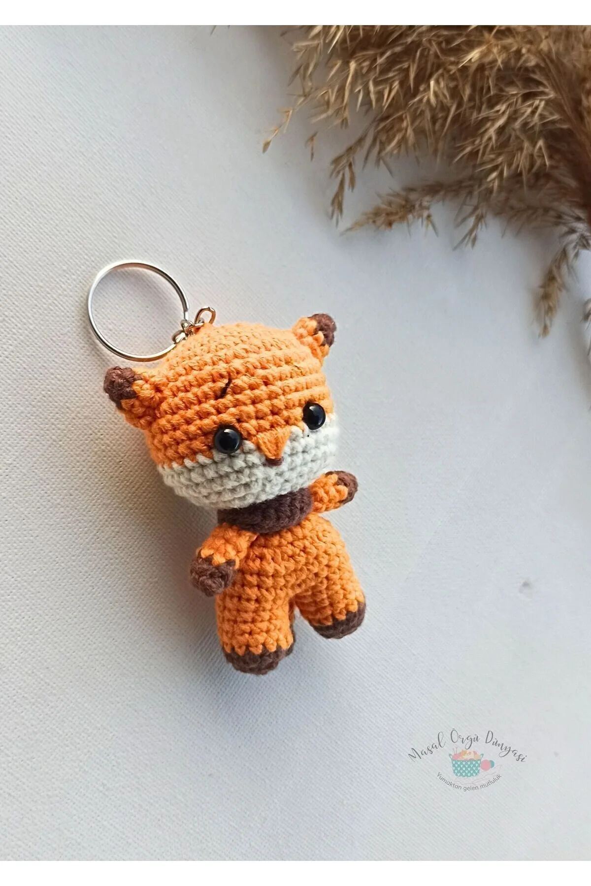 جلیقه کلید جاکلیدی LITTLE FOX AIGURUMI 7 سانتی متر ساخته شده از نخ های طبیعی و آنتی باکتریال Masal Örgü Dünyası