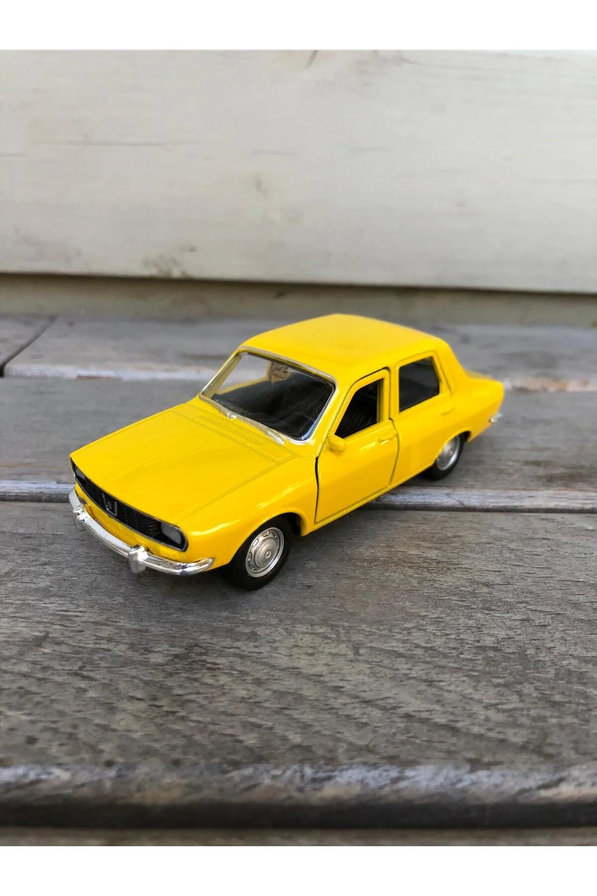 مدل خودرو WELLY RENAULT 12 DIECAST METAL CAR MODEL TOY PULL DROP CM TAURUS اورجینال scntoys