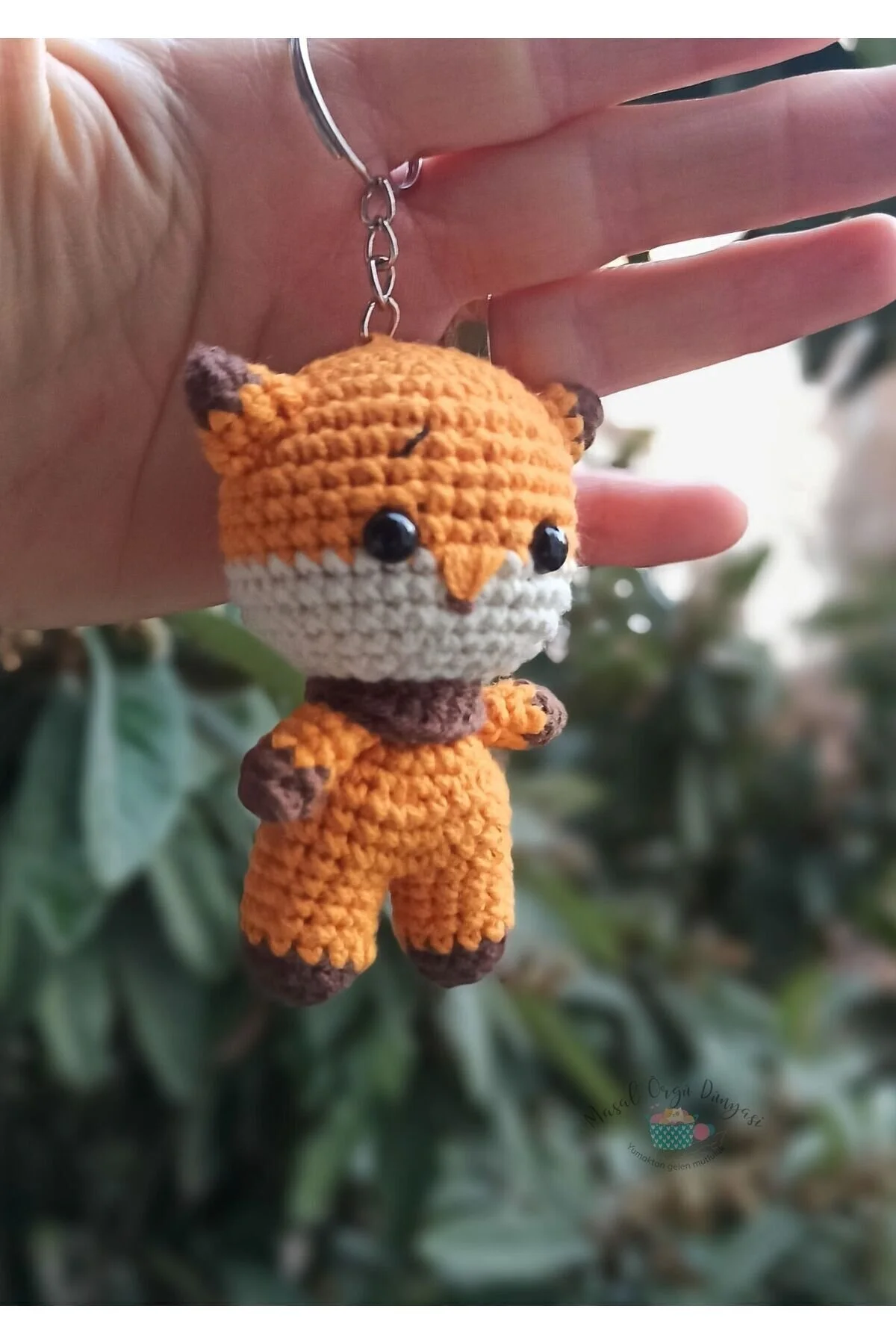 جلیقه کلید جاکلیدی LITTLE FOX AIGURUMI 7 سانتی متر ساخته شده از نخ های طبیعی و آنتی باکتریال Masal Örgü Dünyası