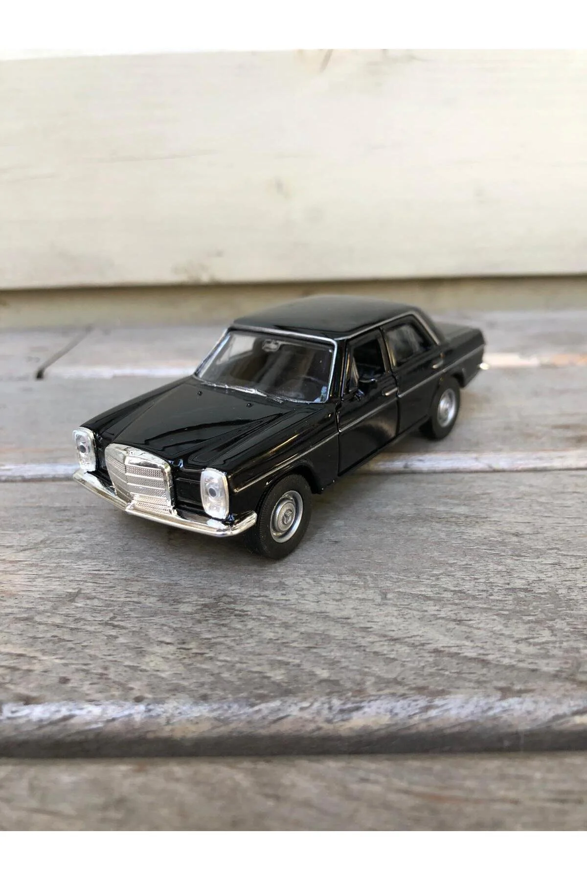 مدل خودرو WELLY MERCEDES BENZ W114 220 DIECAST METAL CAR MODEL TOY PULL DROP 12 CM اورجینال scntoys