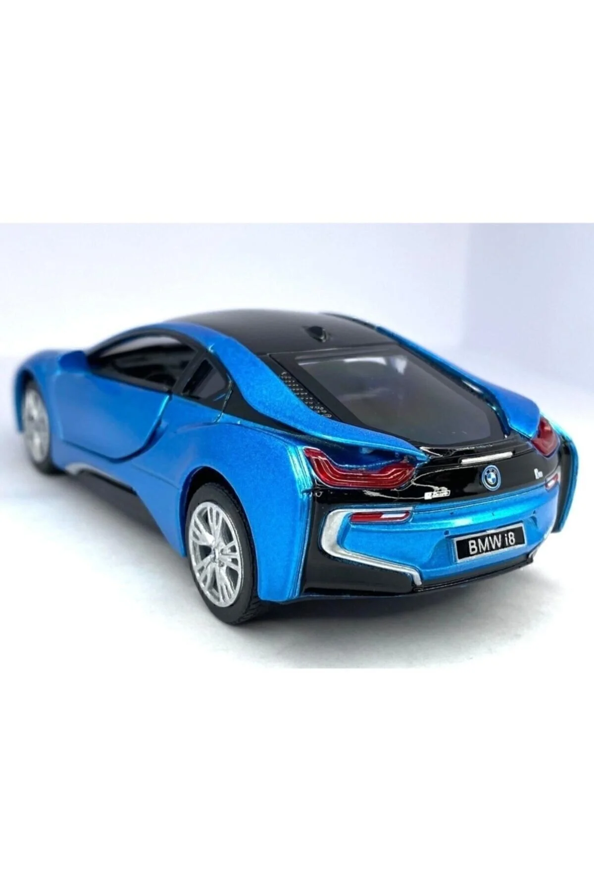 ماشین اسباب بازی BMW I8 مدل دارای مجوز 5 اینچی را بکش و رها کن 1:36 آبی Genel Markalar