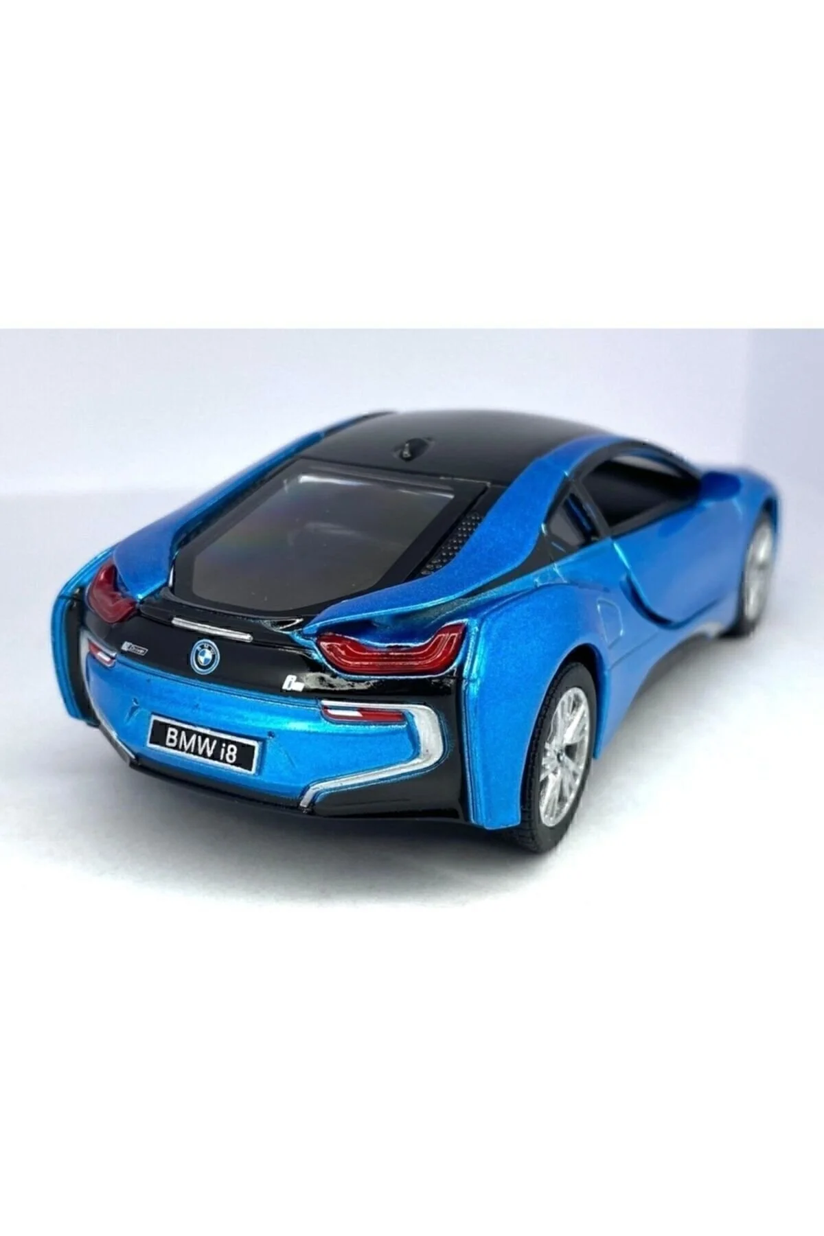 ماشین اسباب بازی BMW I8 مدل دارای مجوز 5 اینچی را بکش و رها کن 1:36 آبی Genel Markalar