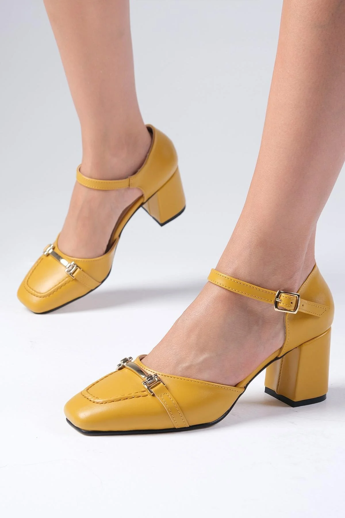 کفش پاشنه کلاسیک زرد زنانه Avila Mustard Color Flunt بینی Mio Gusto