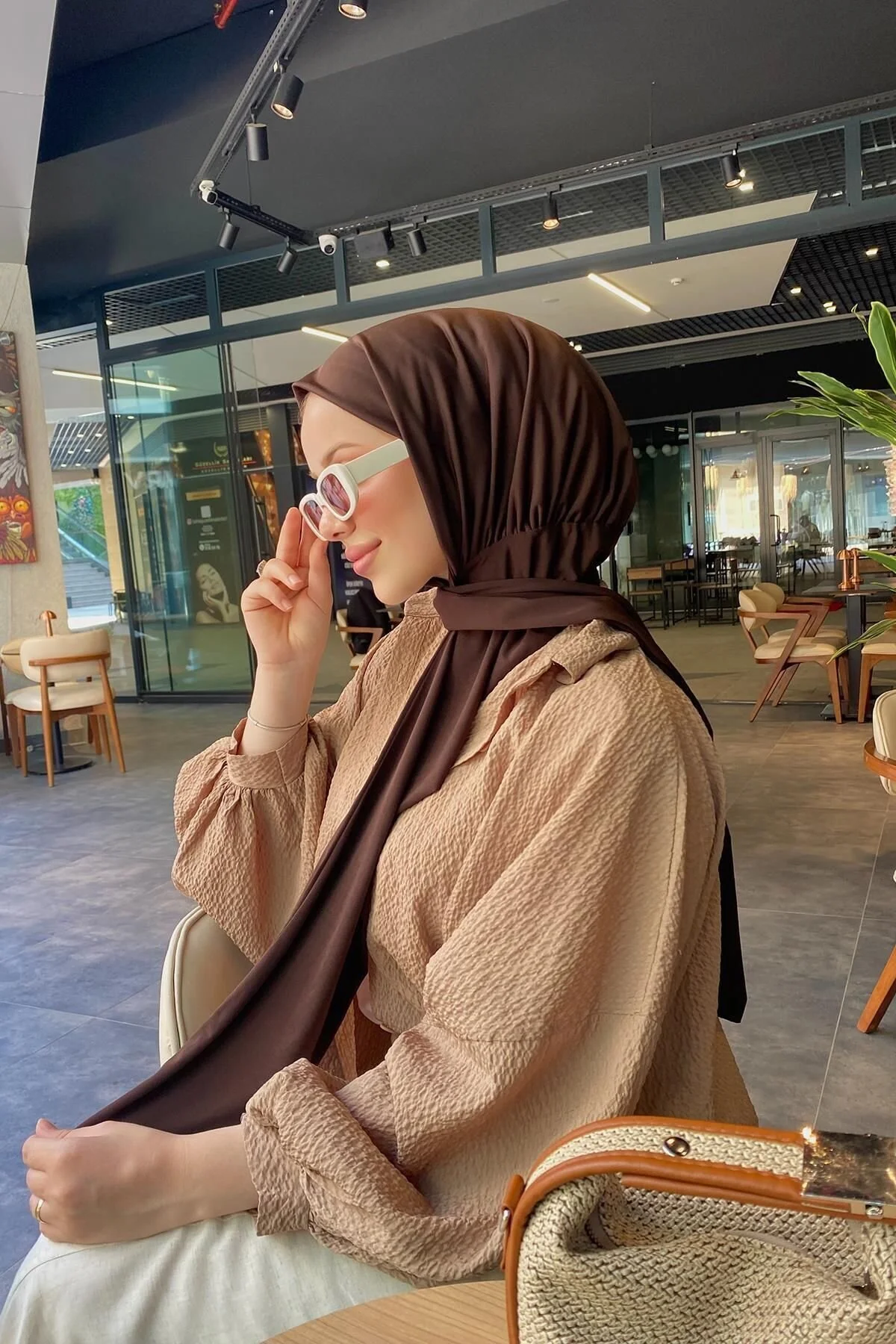 شال پارچه شنی قهوه ای زنانه آماده SYR005 SAYRA