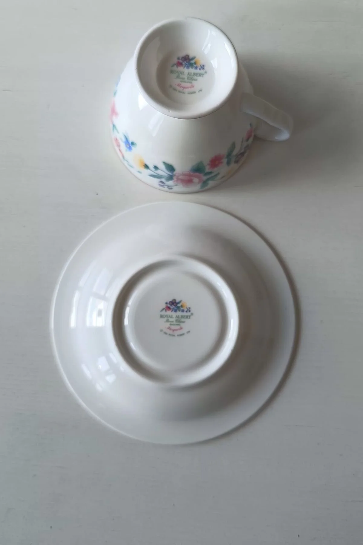 فنجان چای BONE CHINA ENGLAND MARGUERITE TEATED CUP 2 قطعه Royal Albert