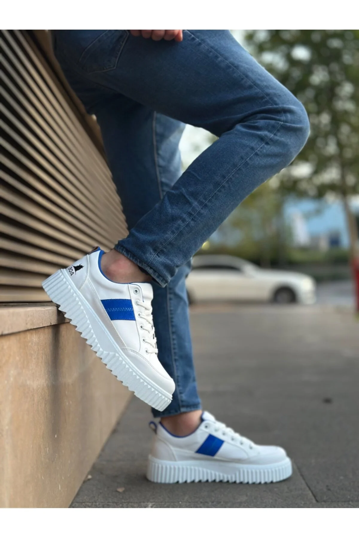 کفش ورزشی سفید مردانه BA0804 BOA HIGH BASE BLUE DETAILS بند دار BESKAR